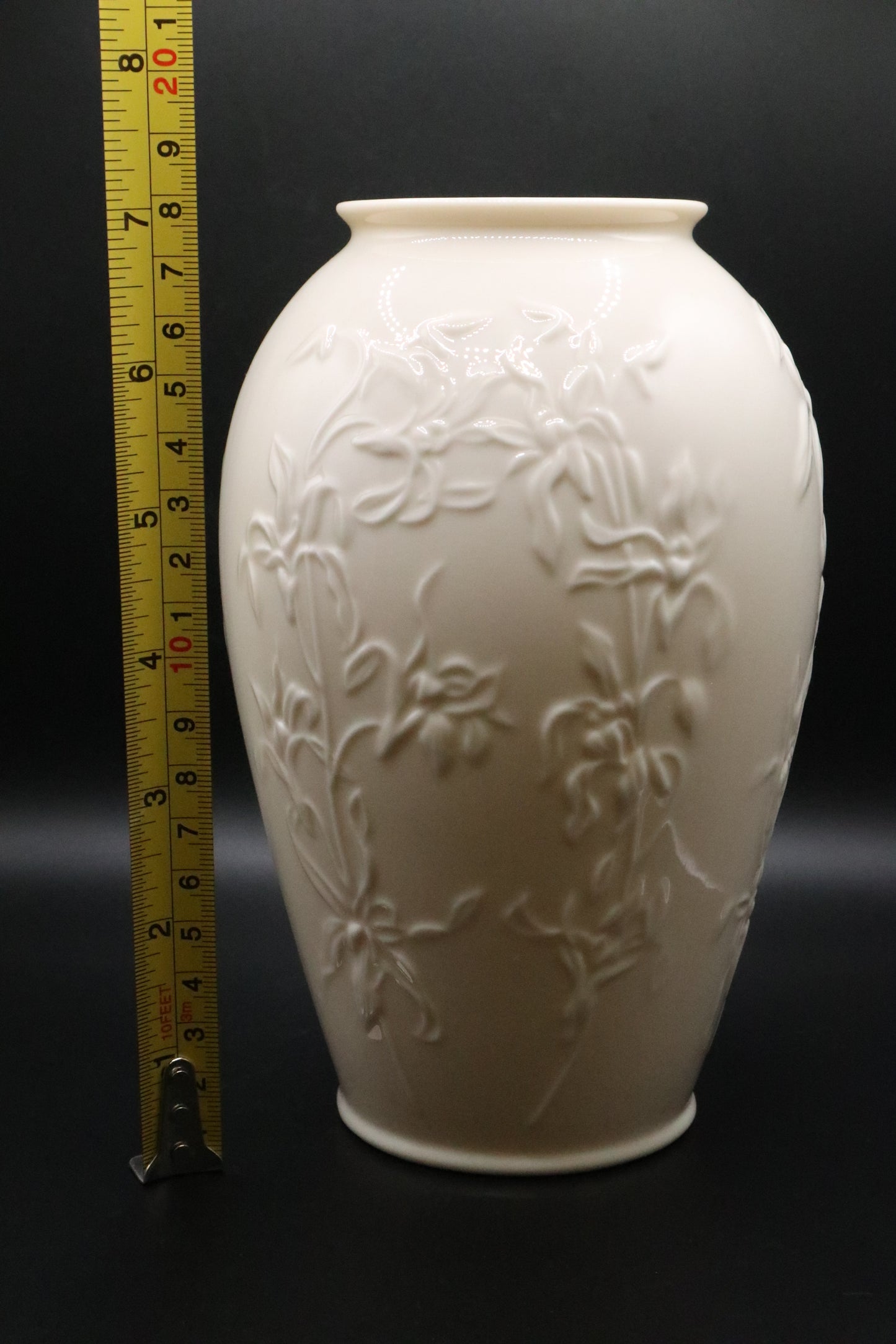 LENOX MASTERPIECE EMBOSSED FLOWER VASE