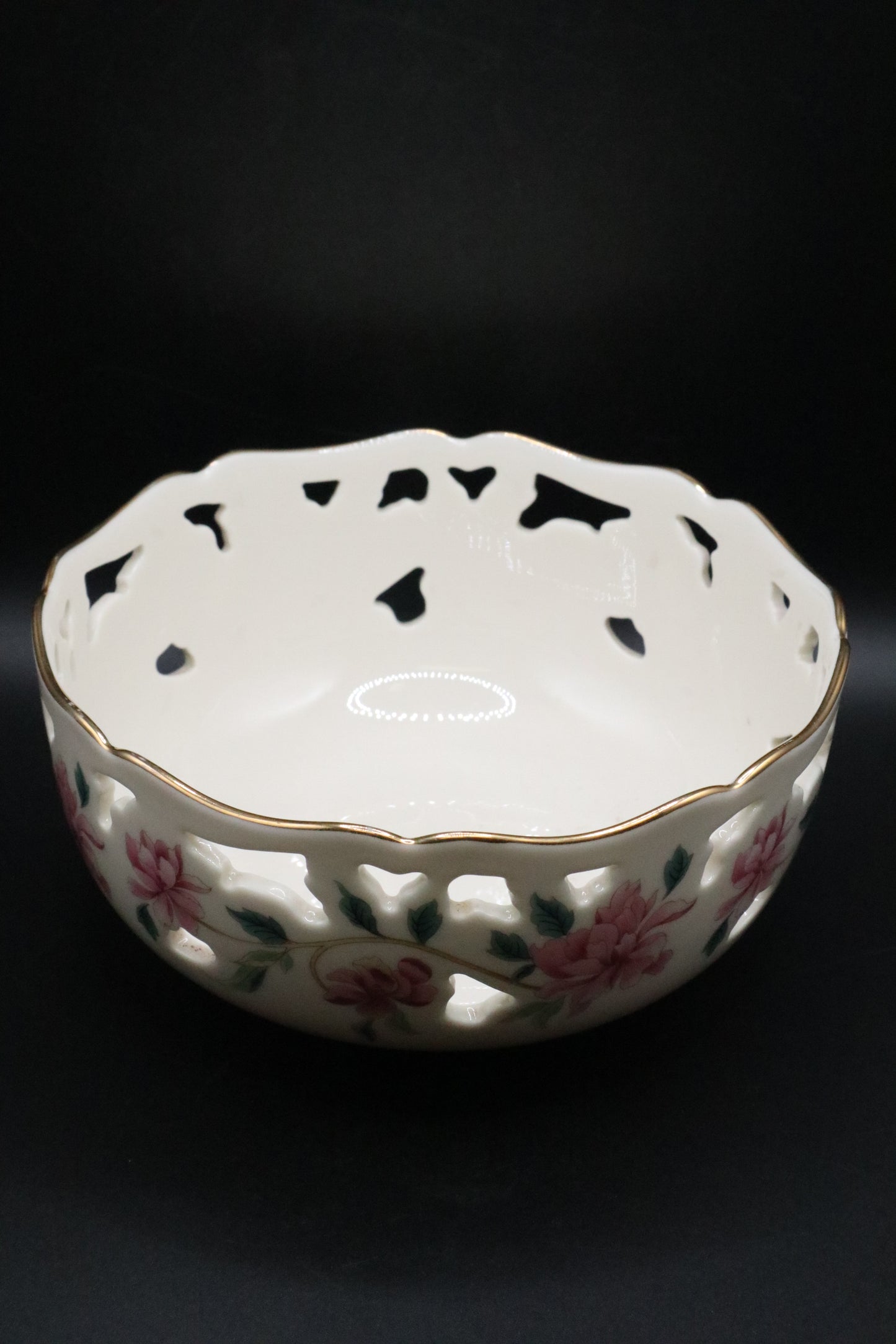 LENOX BARRINGTON COLLECTION PIERCED BOWL GOLD TRIM