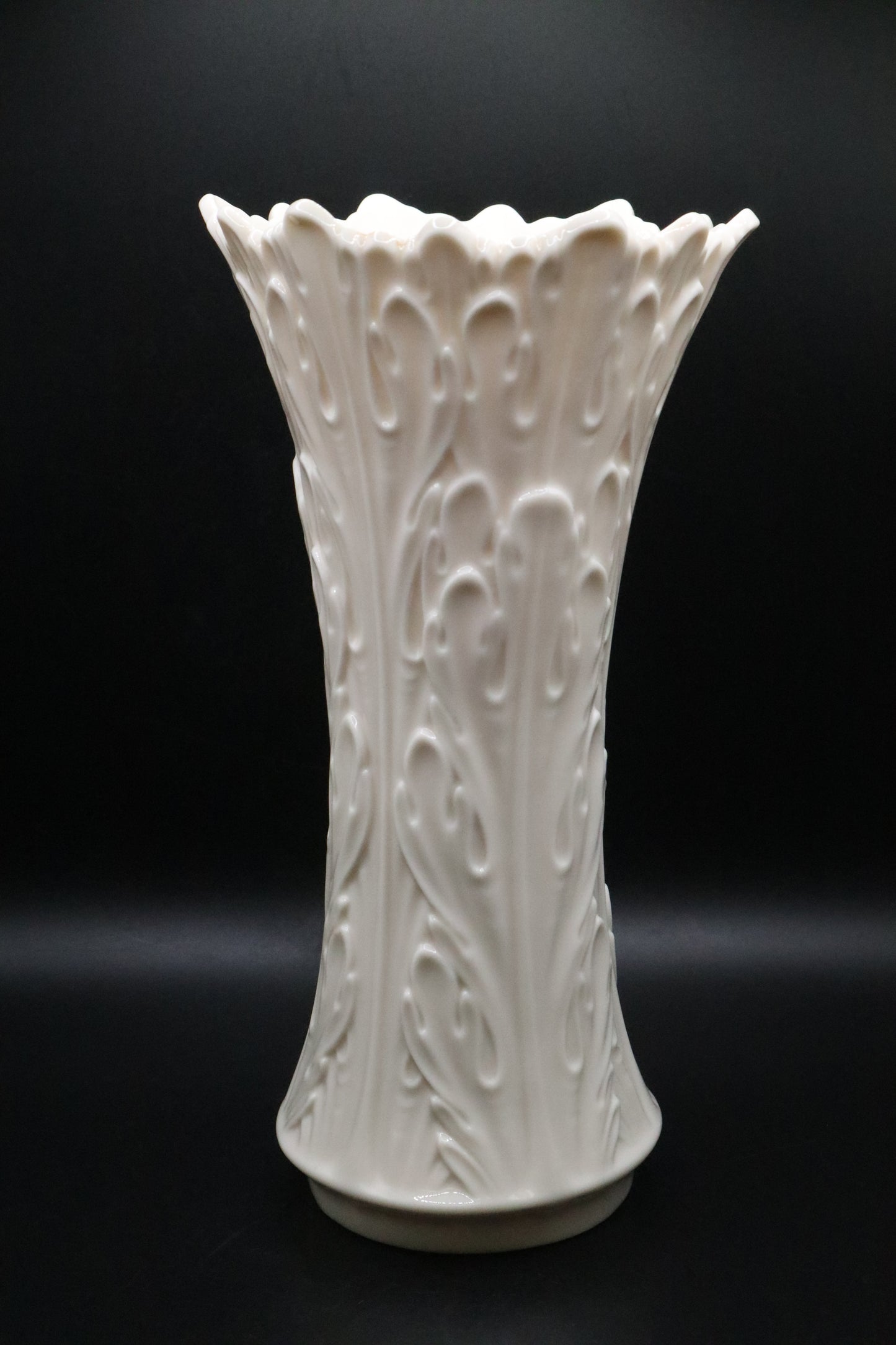 VINTAGE LENOX WOODLAND IVORY VASE