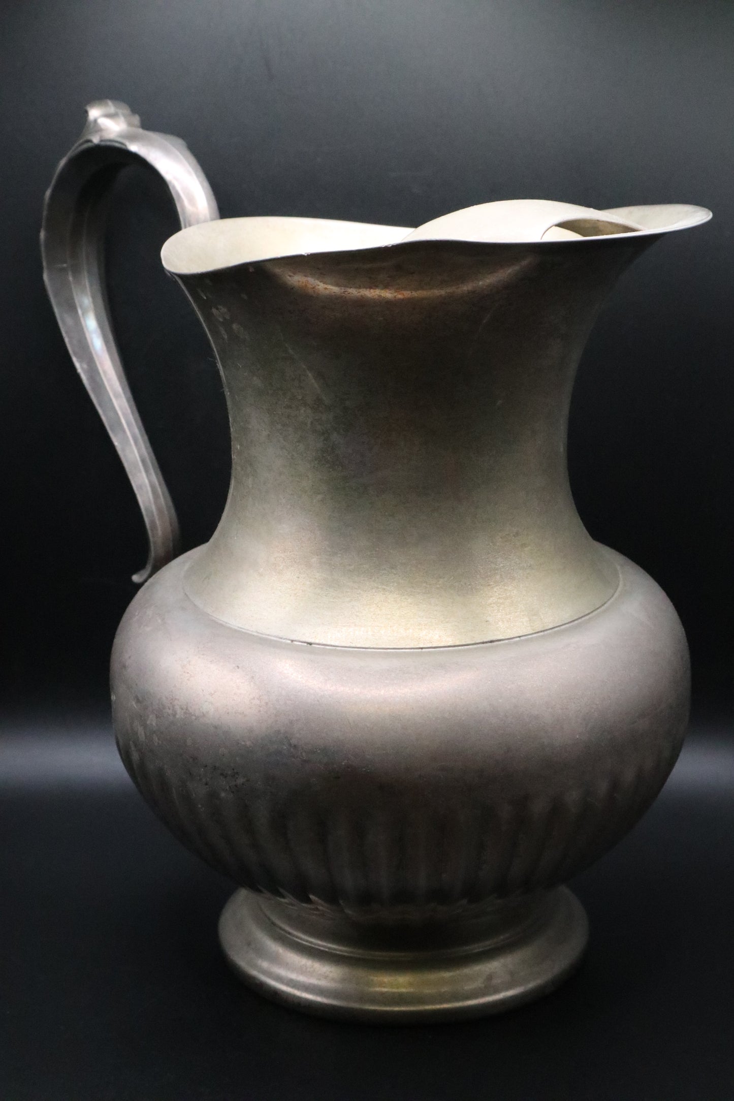 WATER PITCHER WITH ICE GUARD STAINLESS STEEL