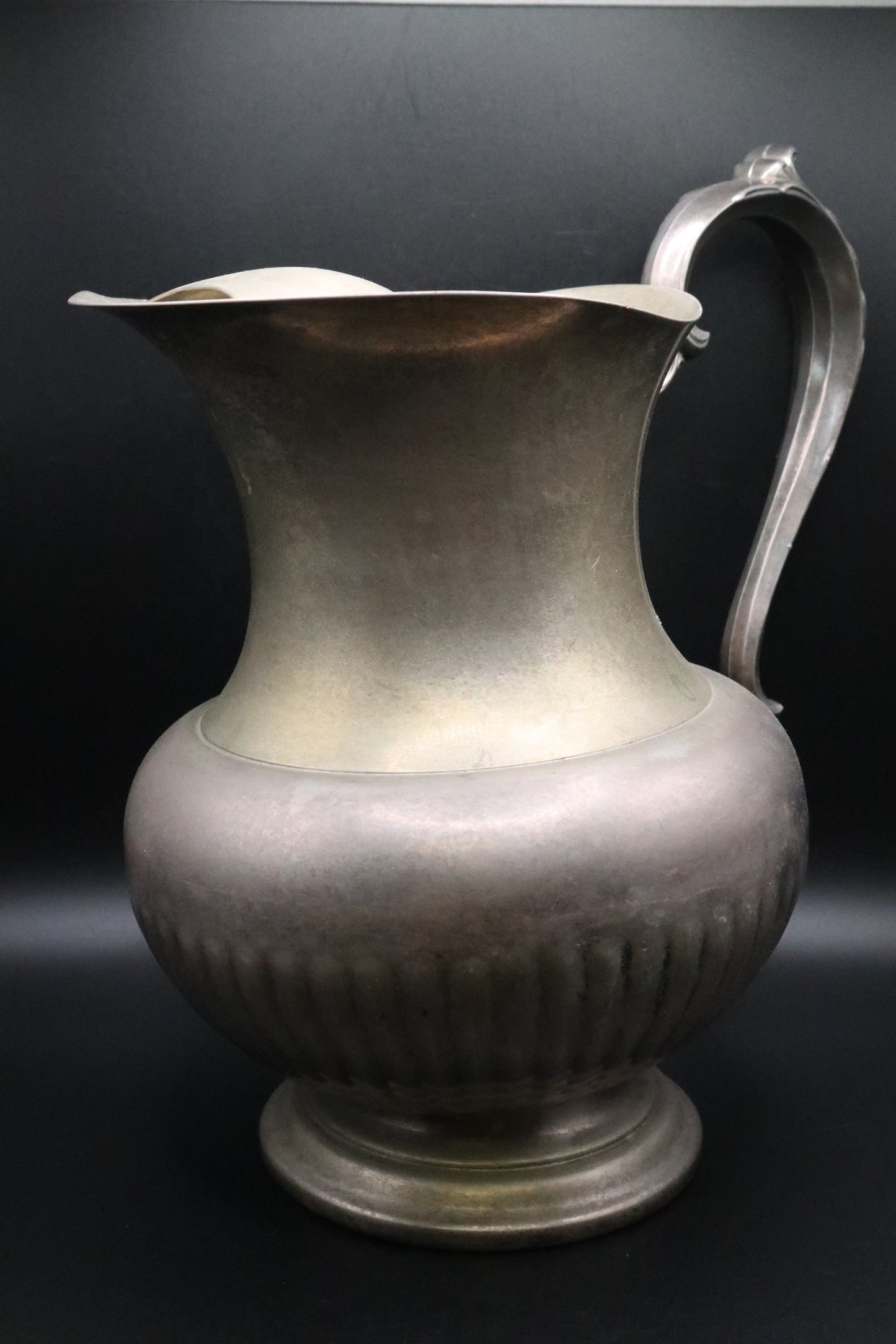 WATER PITCHER WITH ICE GUARD STAINLESS STEEL