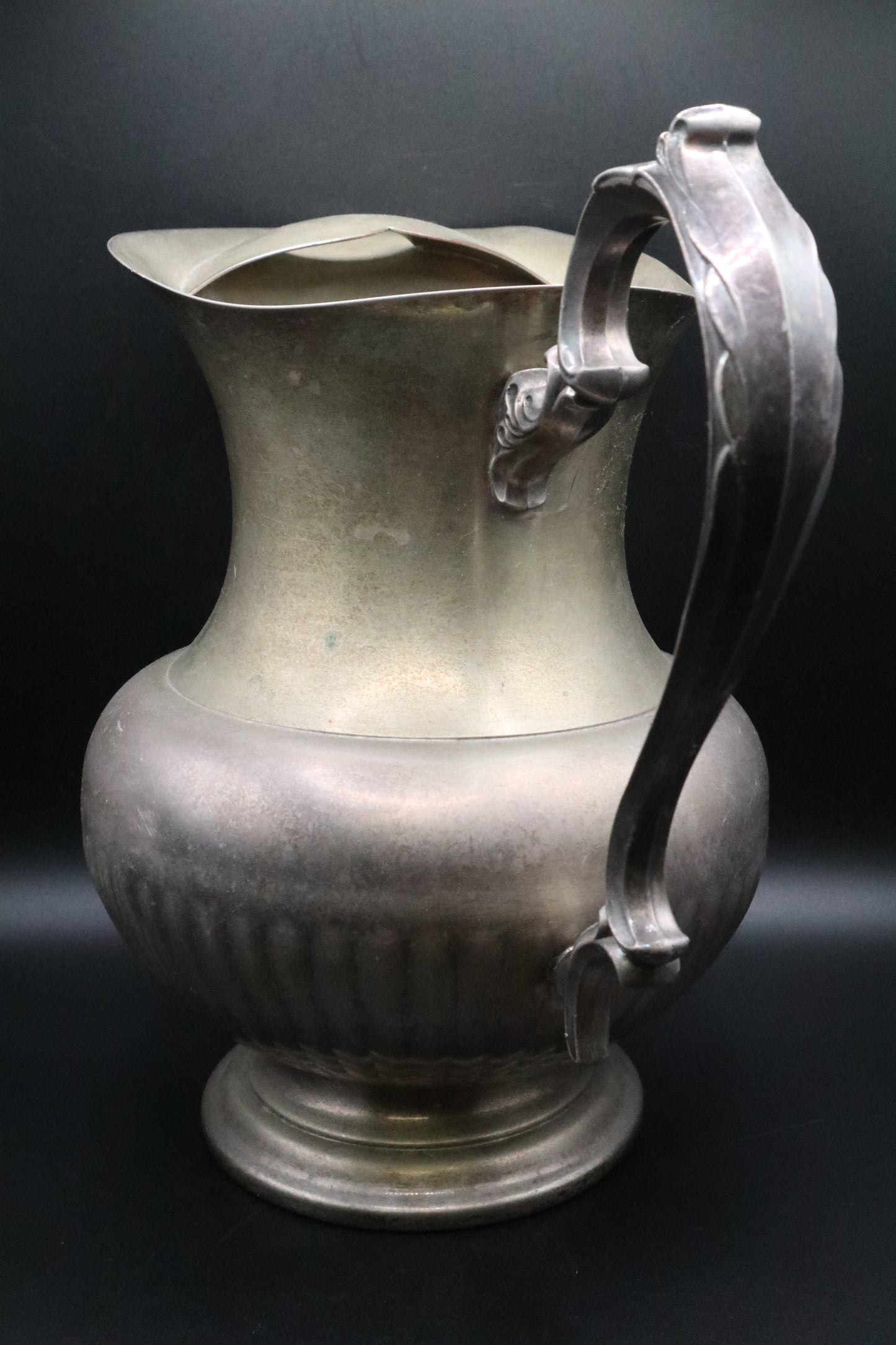 WATER PITCHER WITH ICE GUARD STAINLESS STEEL