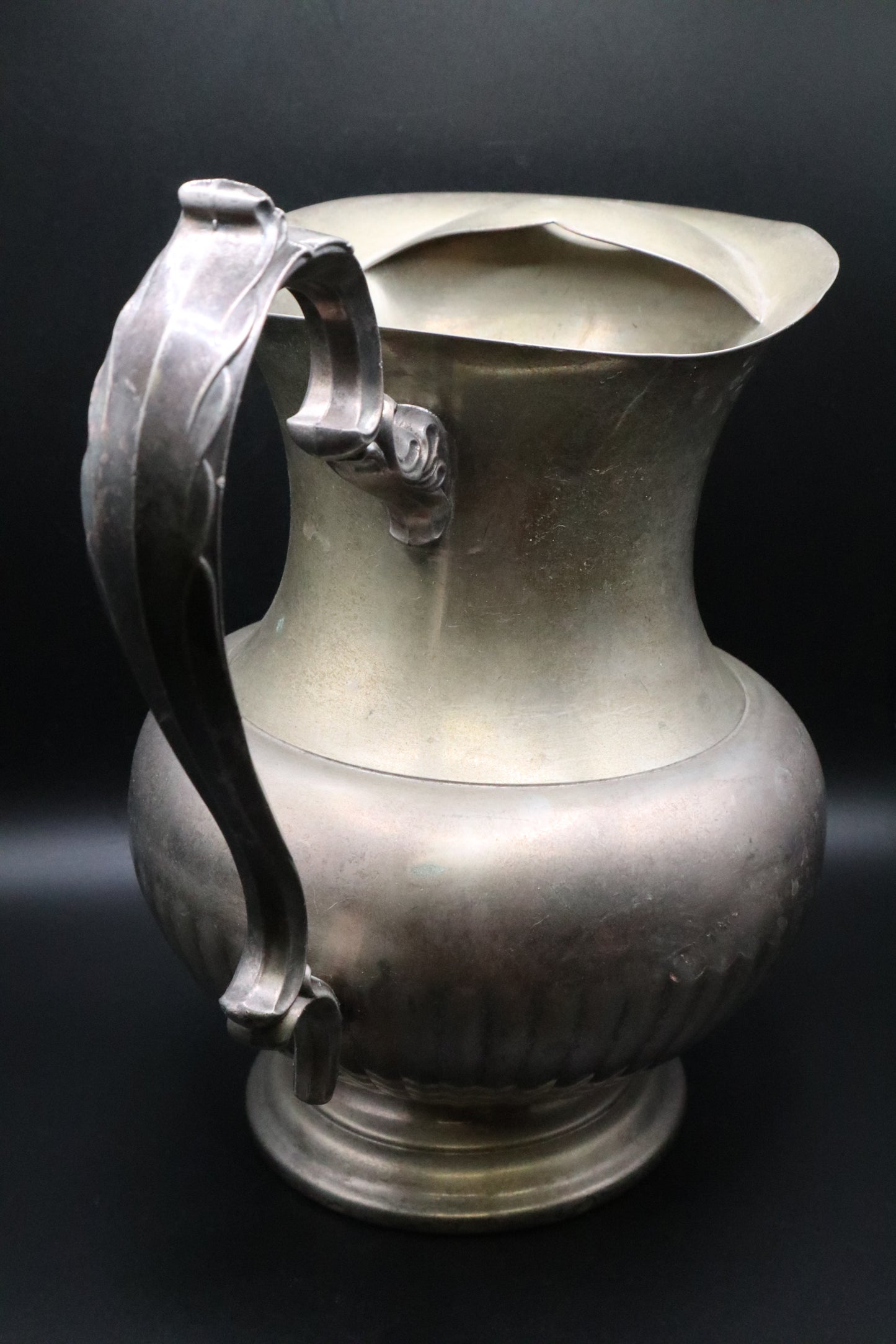 WATER PITCHER WITH ICE GUARD STAINLESS STEEL