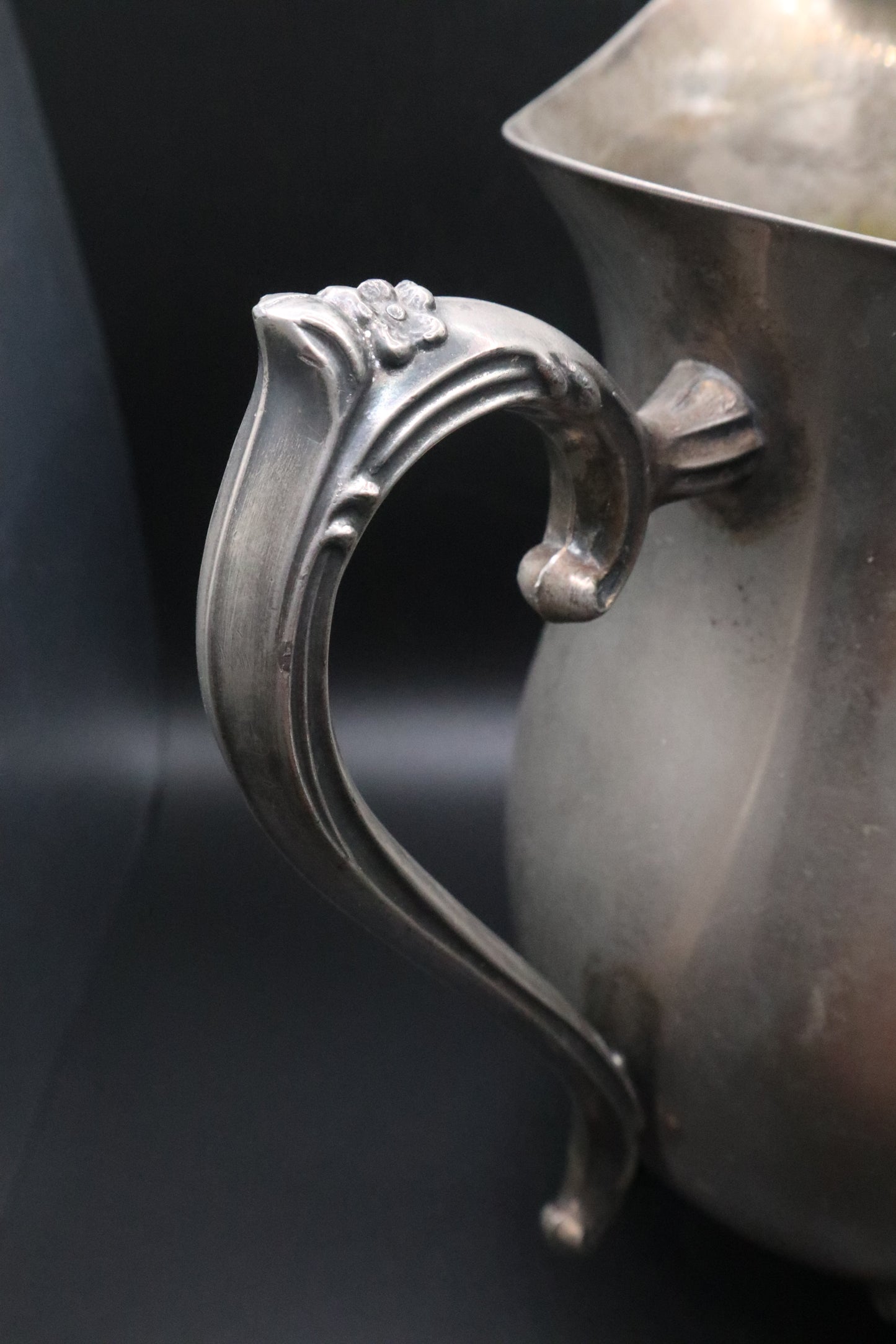 VINTAGE INTERNATIONAL SILVER COMPANY SILVER PLATED PITCHER (HONG KONG)