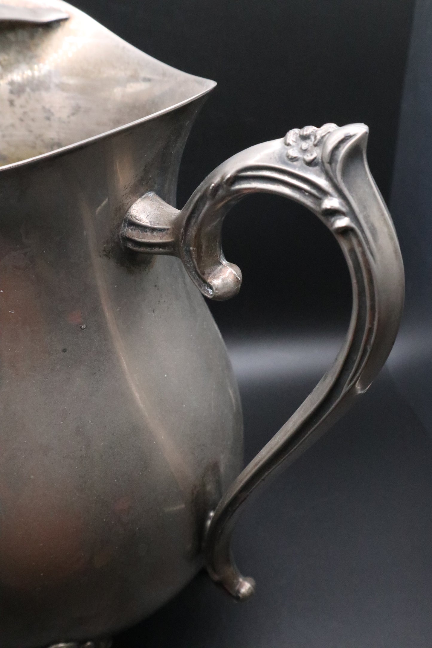 VINTAGE INTERNATIONAL SILVER COMPANY SILVER PLATED PITCHER (HONG KONG)