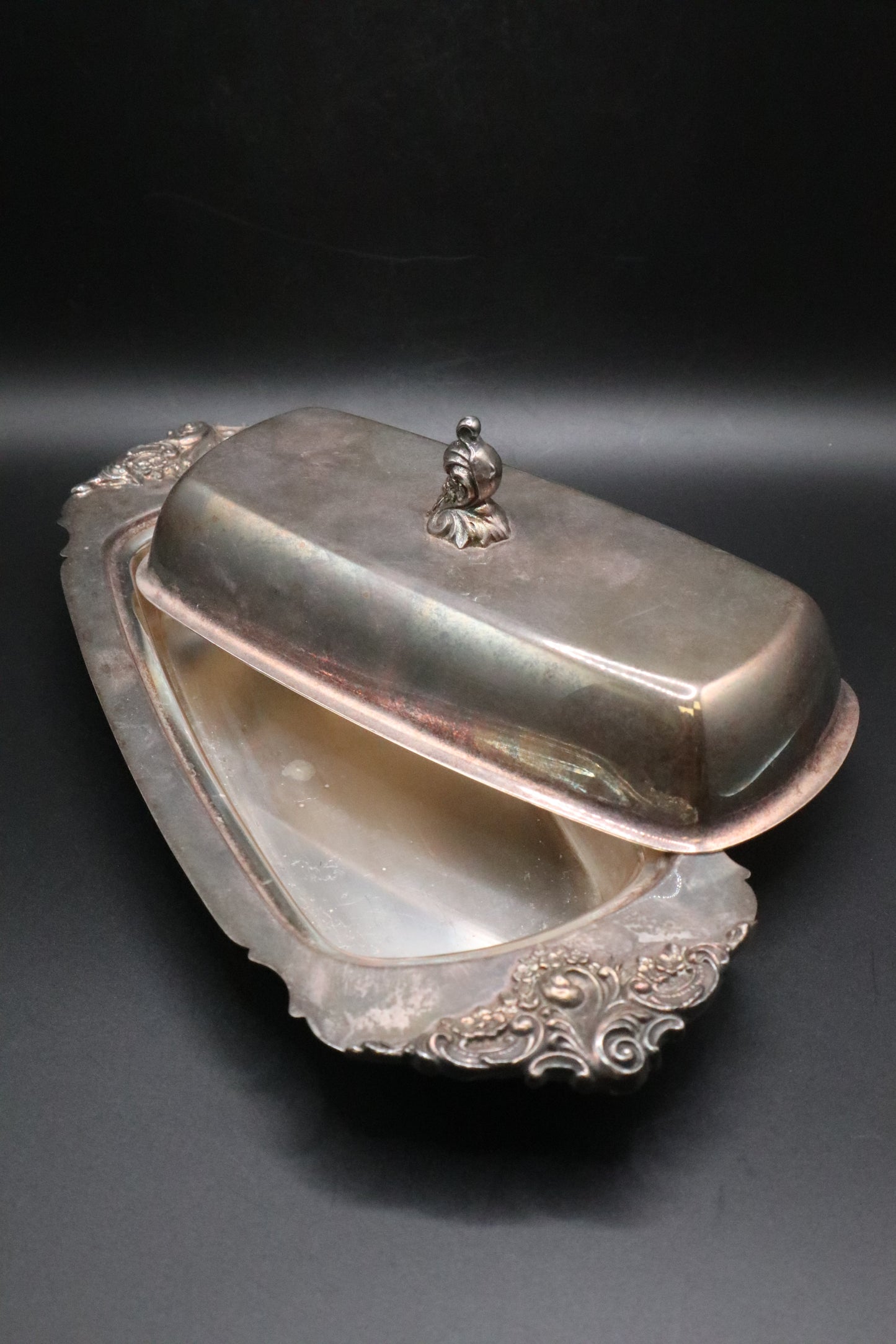 VINTAGE WALLACE BAROQUE SILVER PLATE BUTTER DISH 206