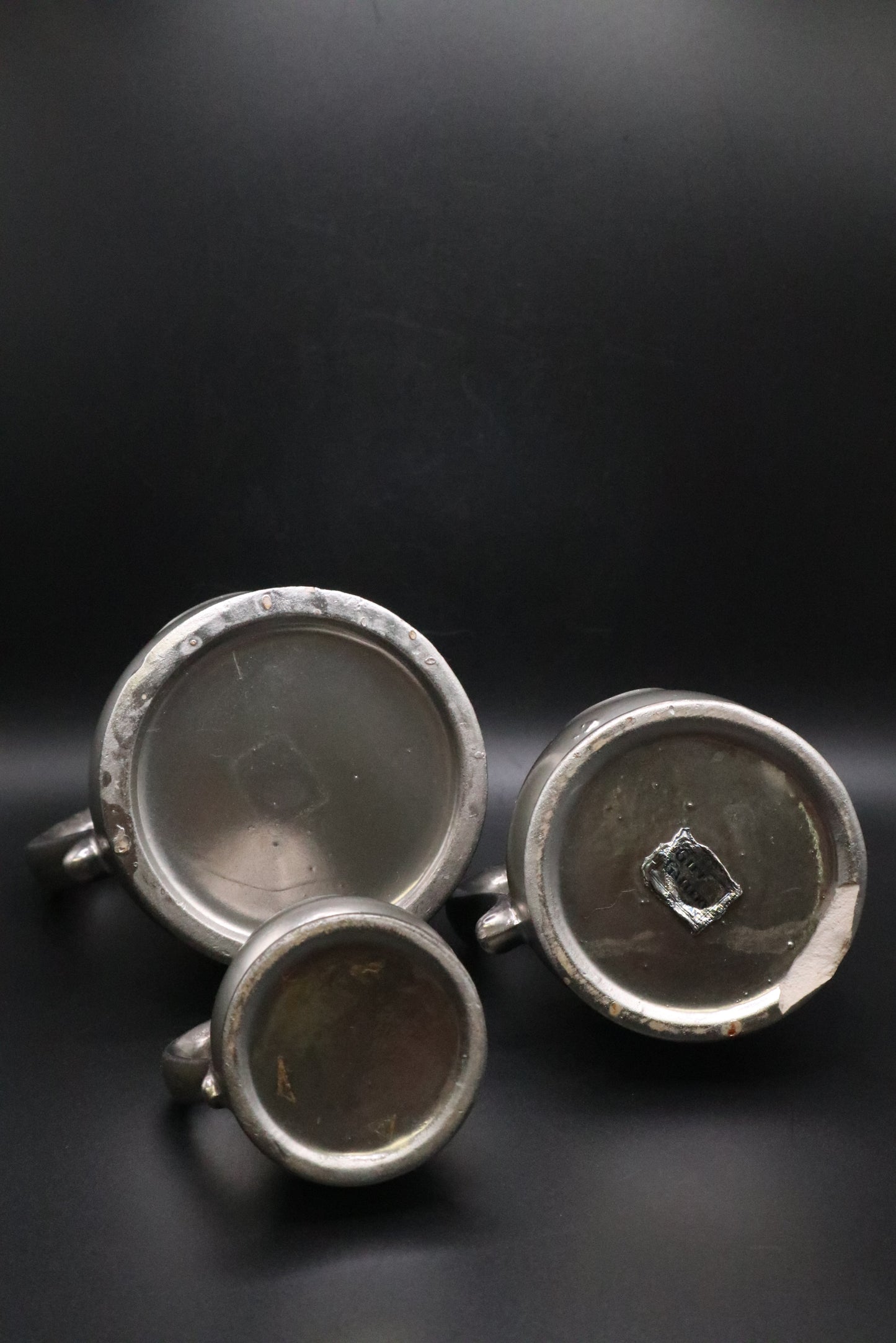 THE LONDON MARK A REPRODUCTION OF OLD PEWTER (SET OF 3) 1 CUP, 1/2 CUP, 1/8 CUP
