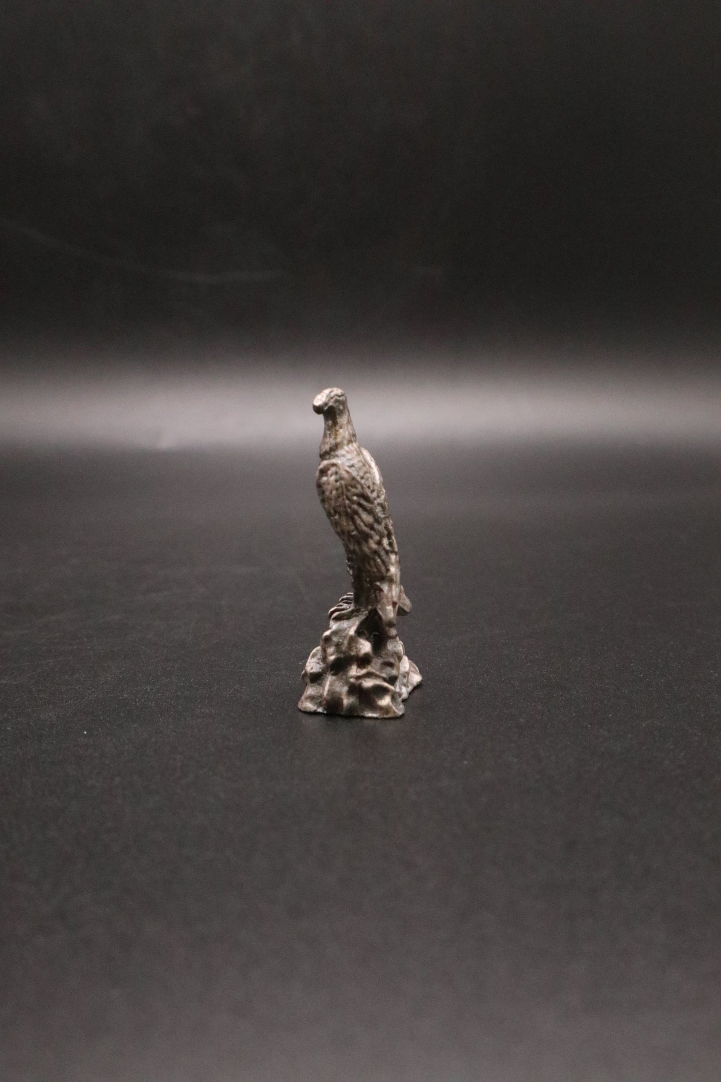 VINTAGE PEWTER MINI PERECHED EAGLE FIGURINE