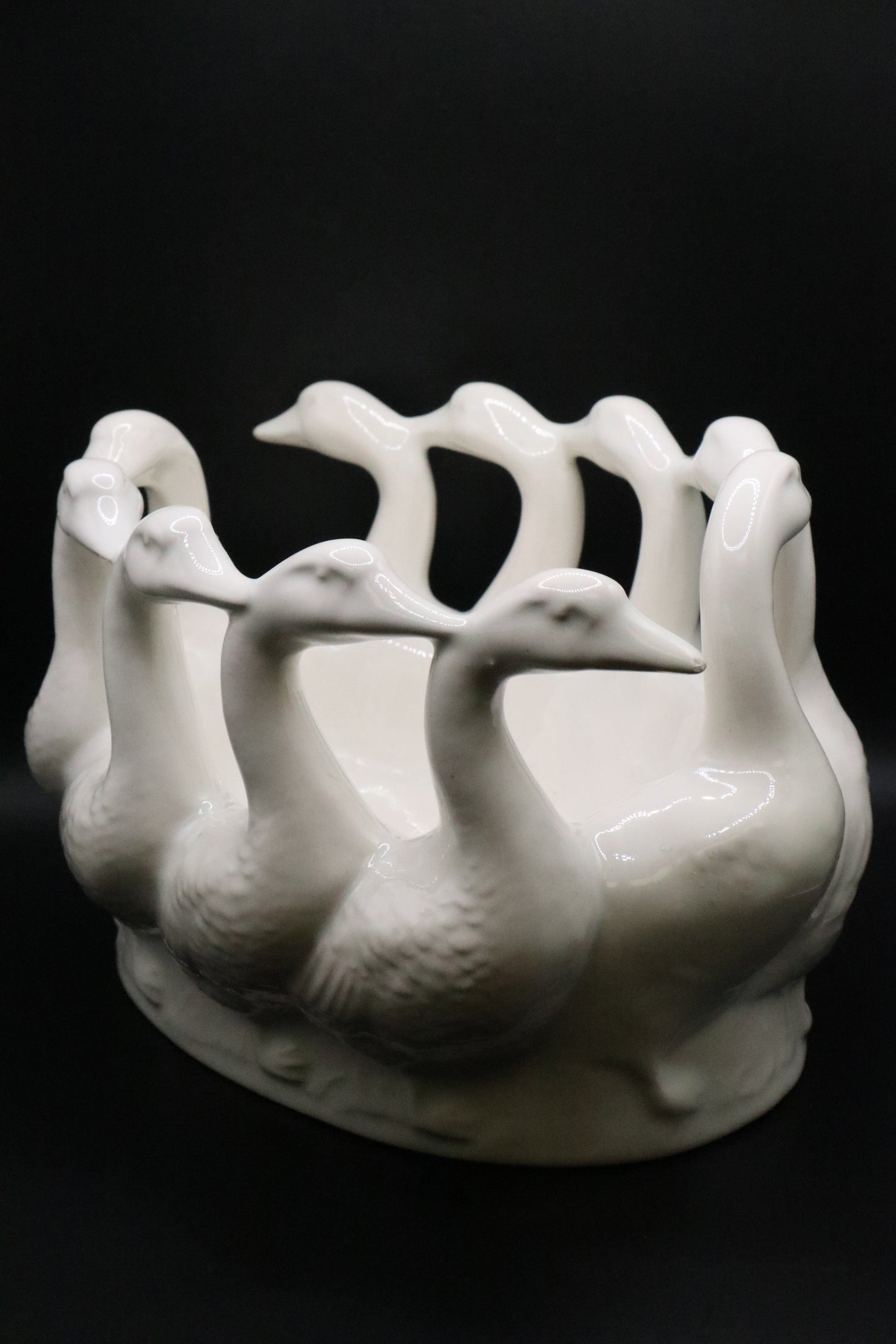 VINTAGE HOLLAND MOLD WHITE CERAMIC GAGGLE OF GEESE PLANTER