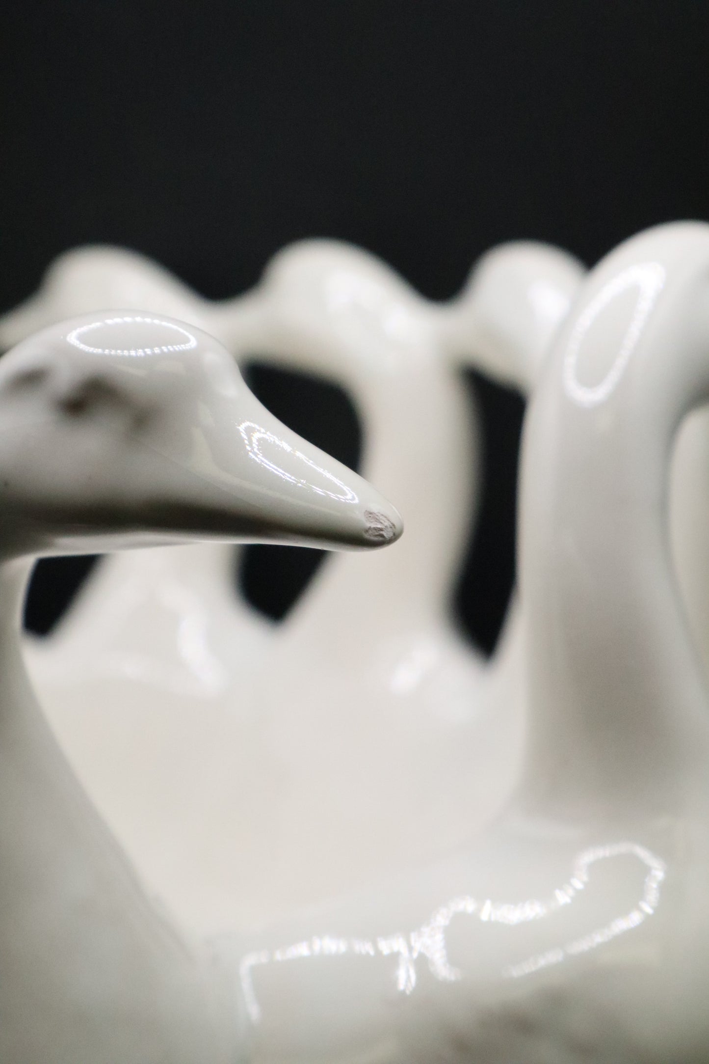 VINTAGE HOLLAND MOLD WHITE CERAMIC GAGGLE OF GEESE PLANTER
