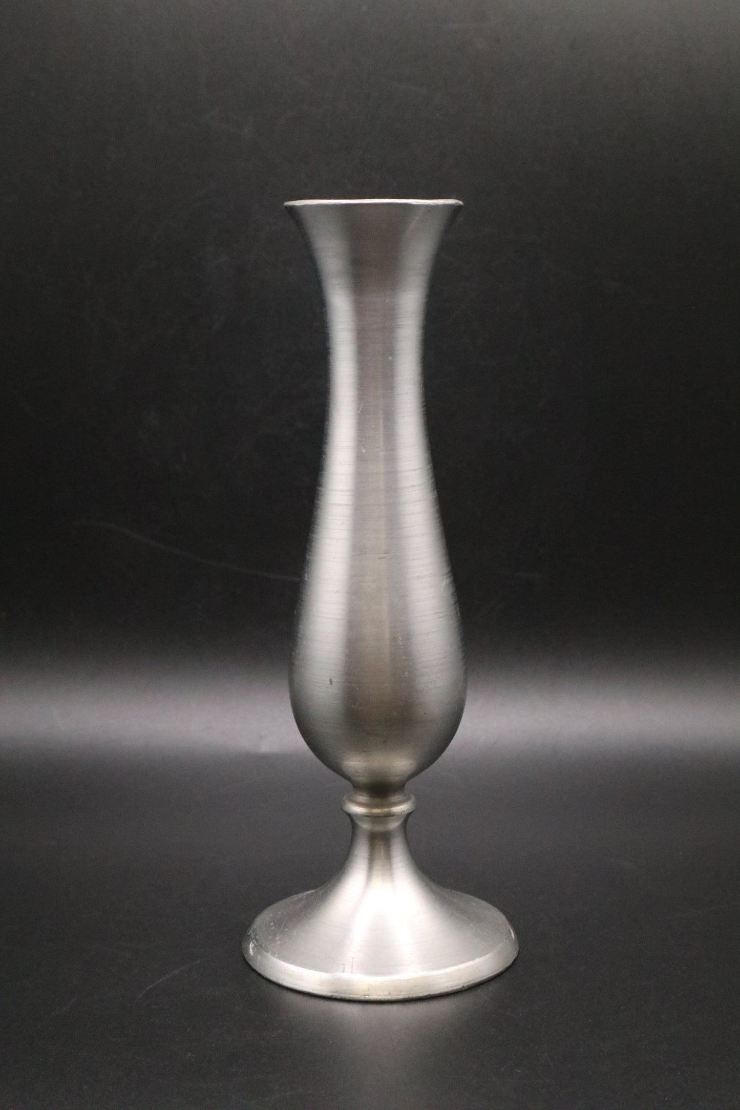 VINTAGE LEONARD PEWTER BUD VASE