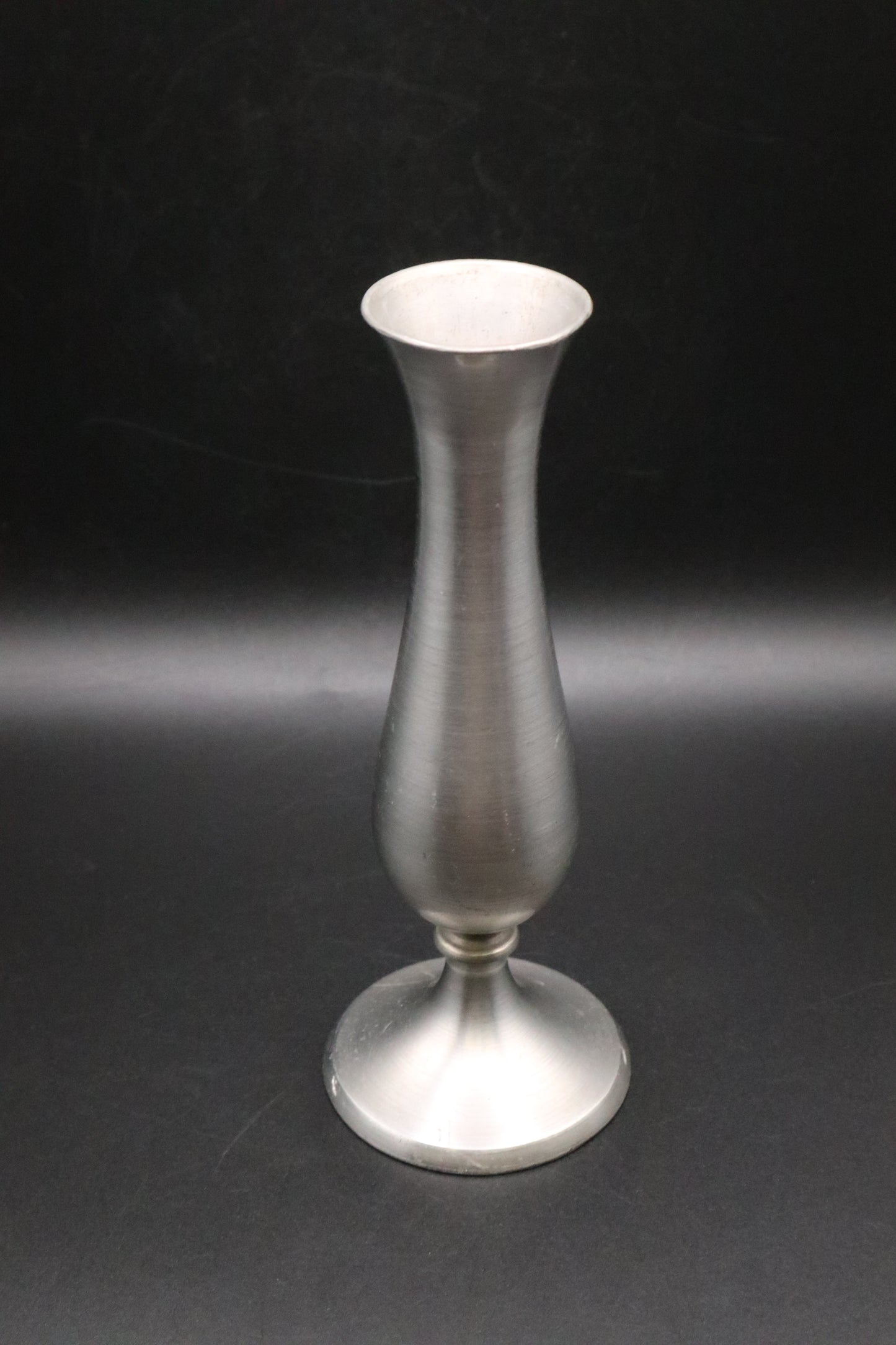 VINTAGE LEONARD PEWTER BUD VASE