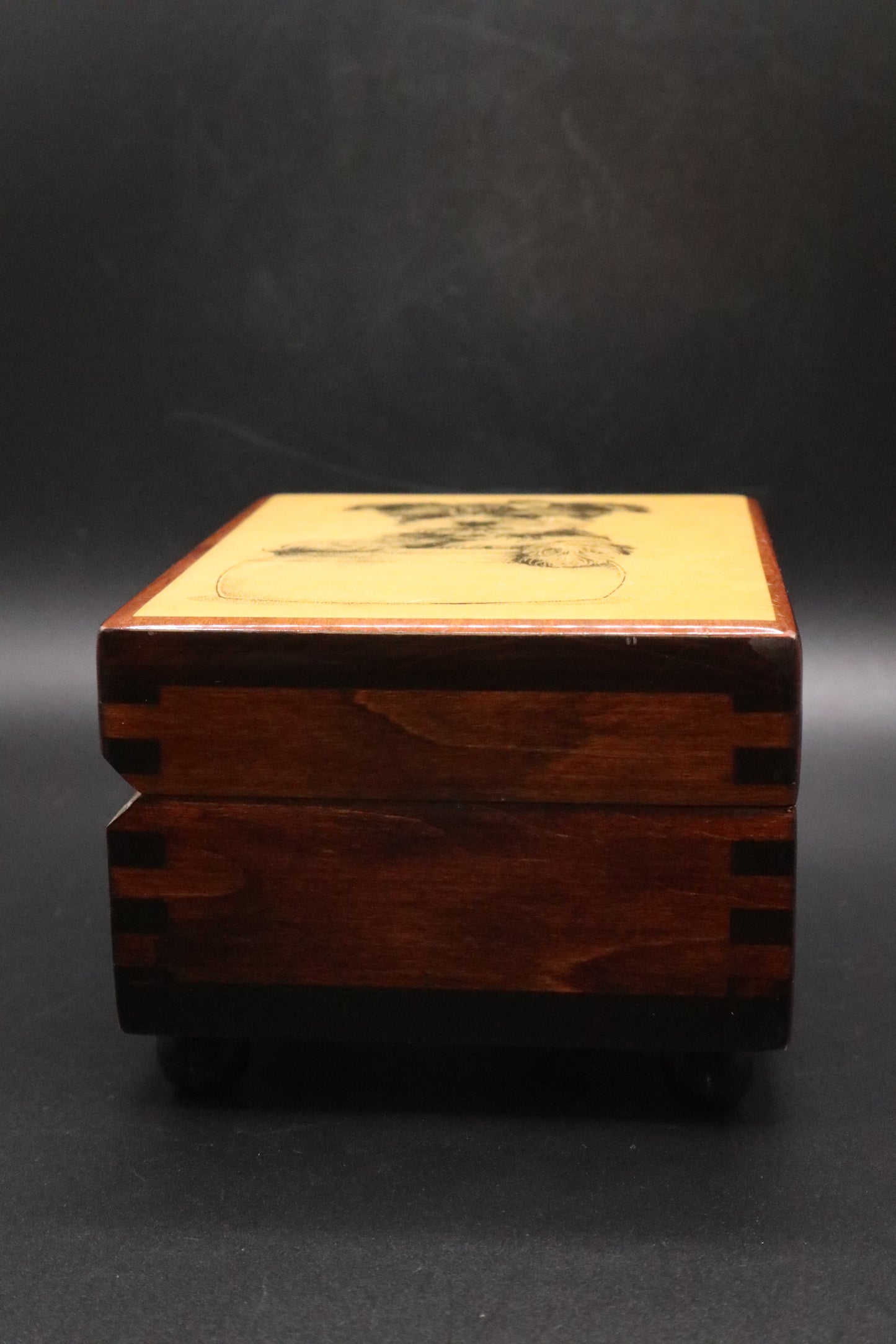 VINTAGE REUGE SWISS MVMT MUSIC TRINKET/JEWELRY BOX
