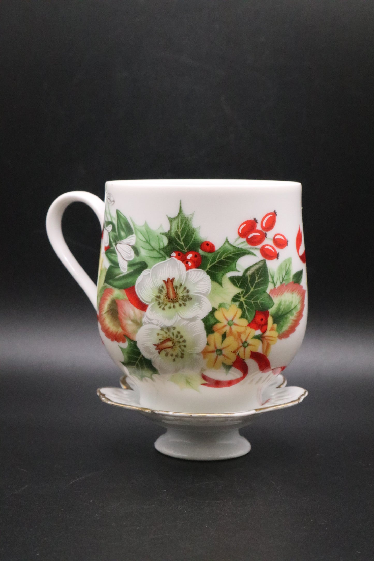 VINTAGE MARJ'S CHINA CLASSICS HOLIDAY TEA CUP W/TEABAG HOLDER