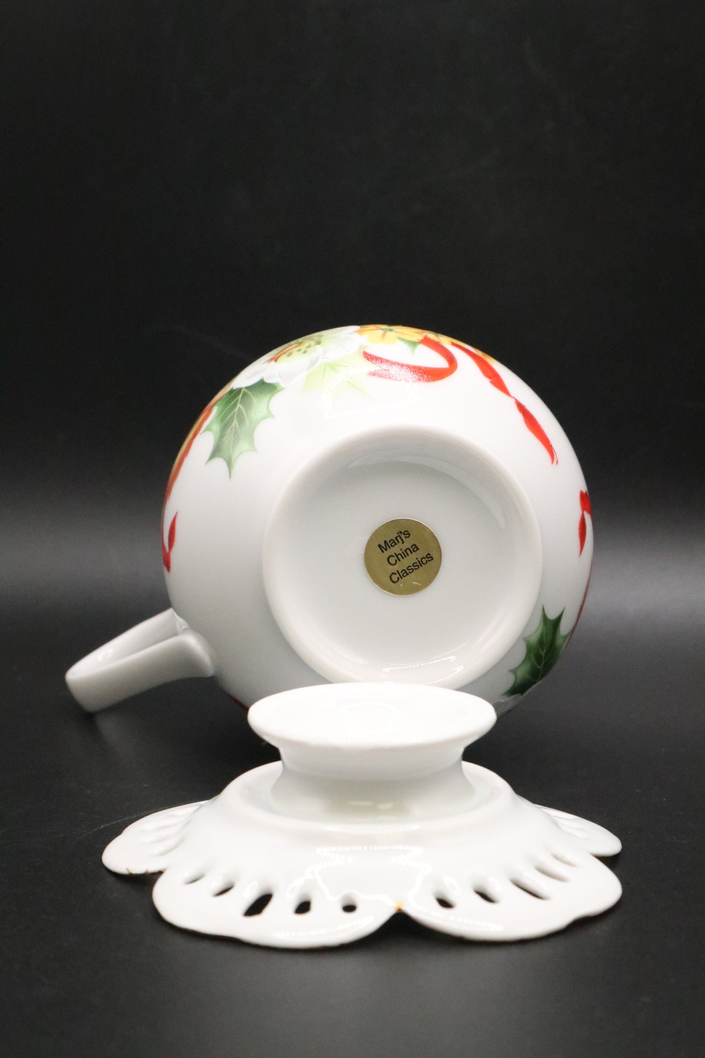VINTAGE MARJ'S CHINA CLASSICS HOLIDAY TEA CUP W/TEABAG HOLDER