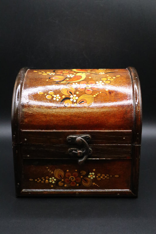 VINTAGE HAND PAINTED SIXNE ART LACQUERED WOOD JEWELRY BOX