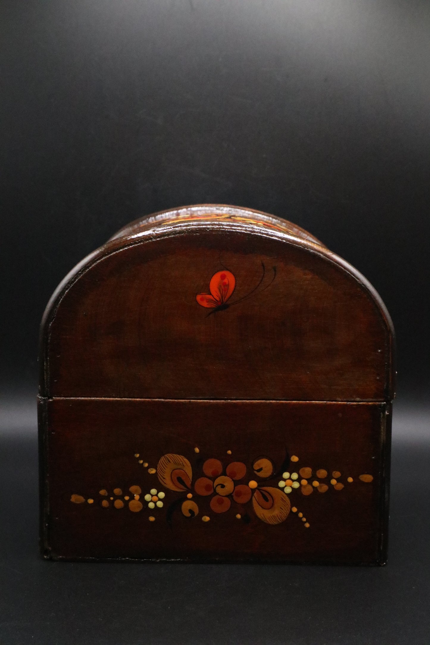 VINTAGE HAND PAINTED SIXNE ART LACQUERED WOOD JEWELRY BOX