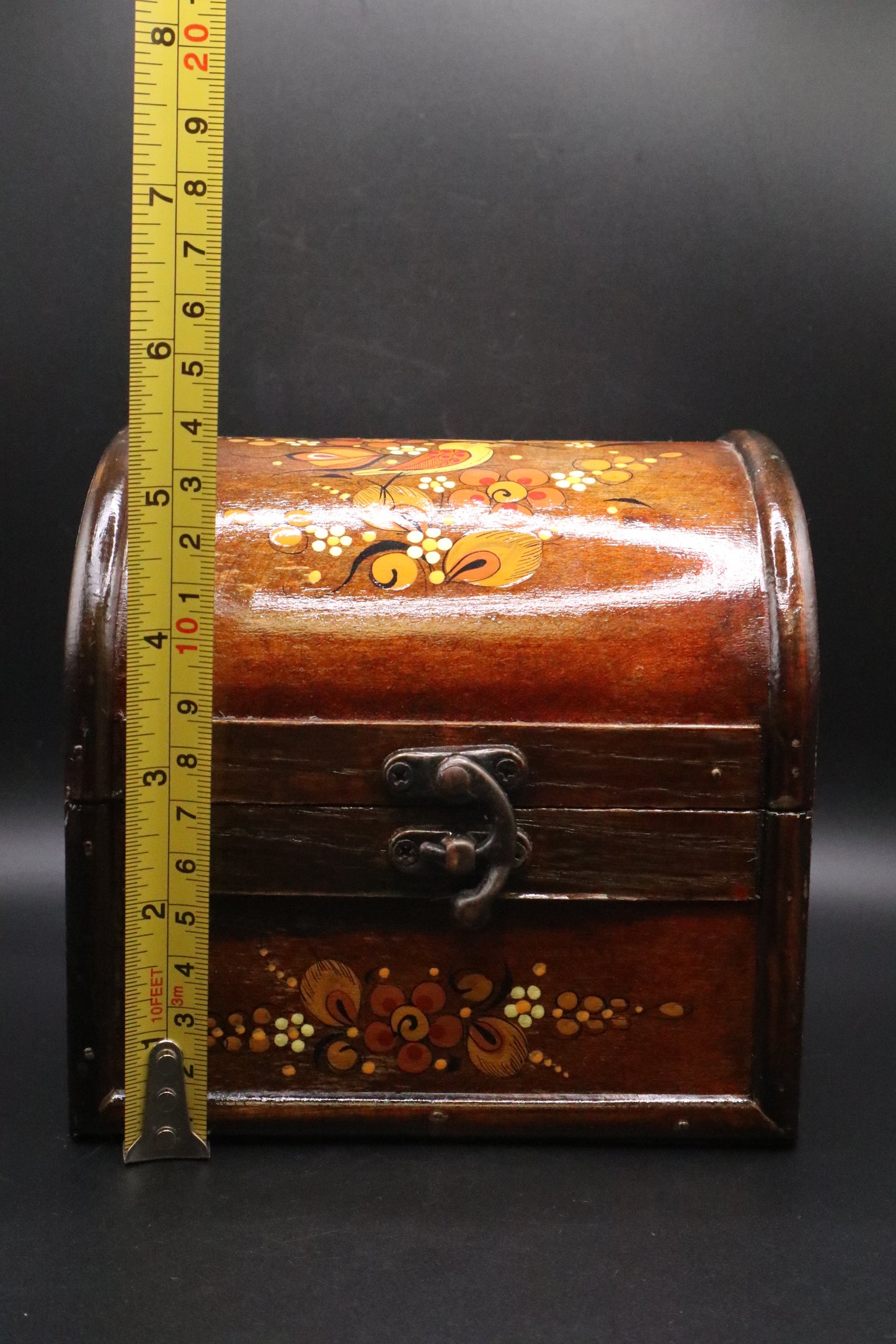 VINTAGE HAND PAINTED SIXNE ART LACQUERED WOOD JEWELRY BOX