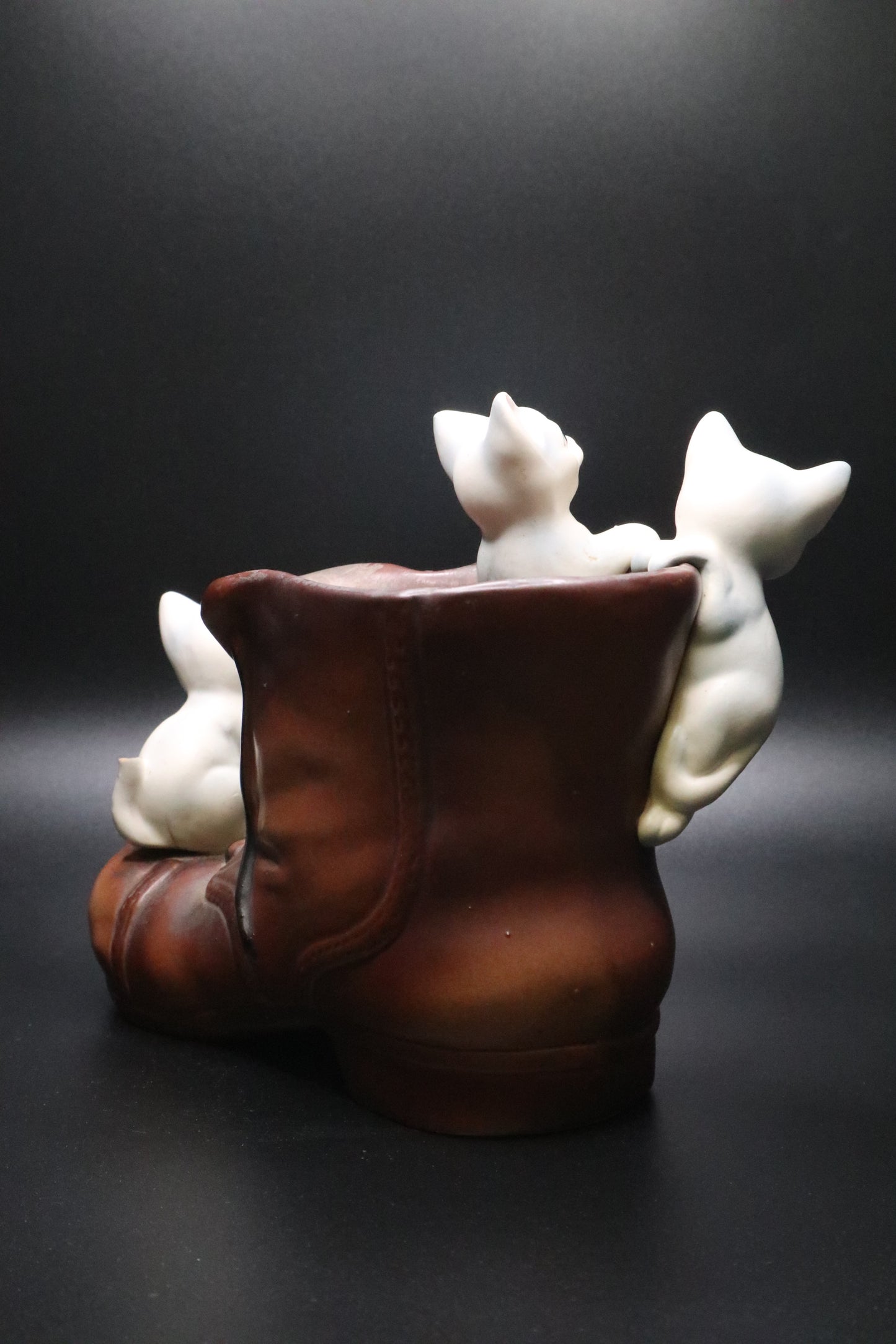VINTAGE CERAMIC LIPPER AND MANN BOOT WITH CATS PLANTER (AS IS)