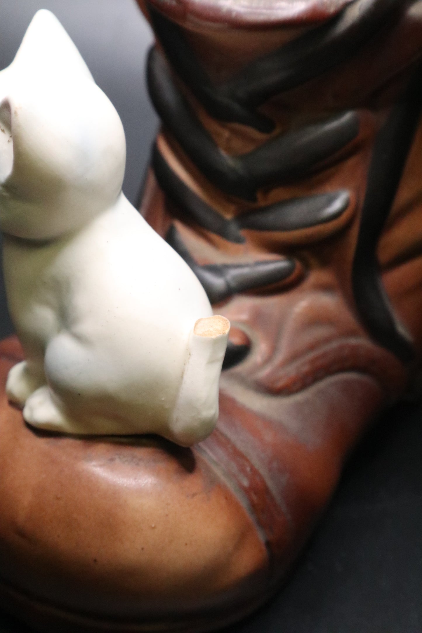 VINTAGE CERAMIC LIPPER AND MANN BOOT WITH CATS PLANTER (AS IS)