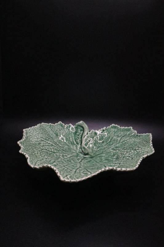 VINTAGE BORDELLO PINHEIRO GREEN LEAF DISH