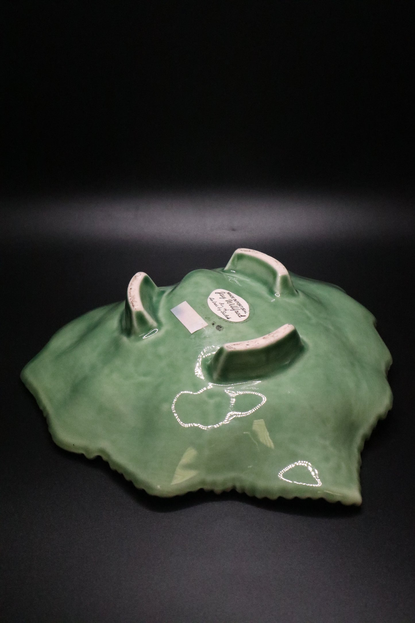 VINTAGE BORDELLO PINHEIRO GREEN LEAF DISH