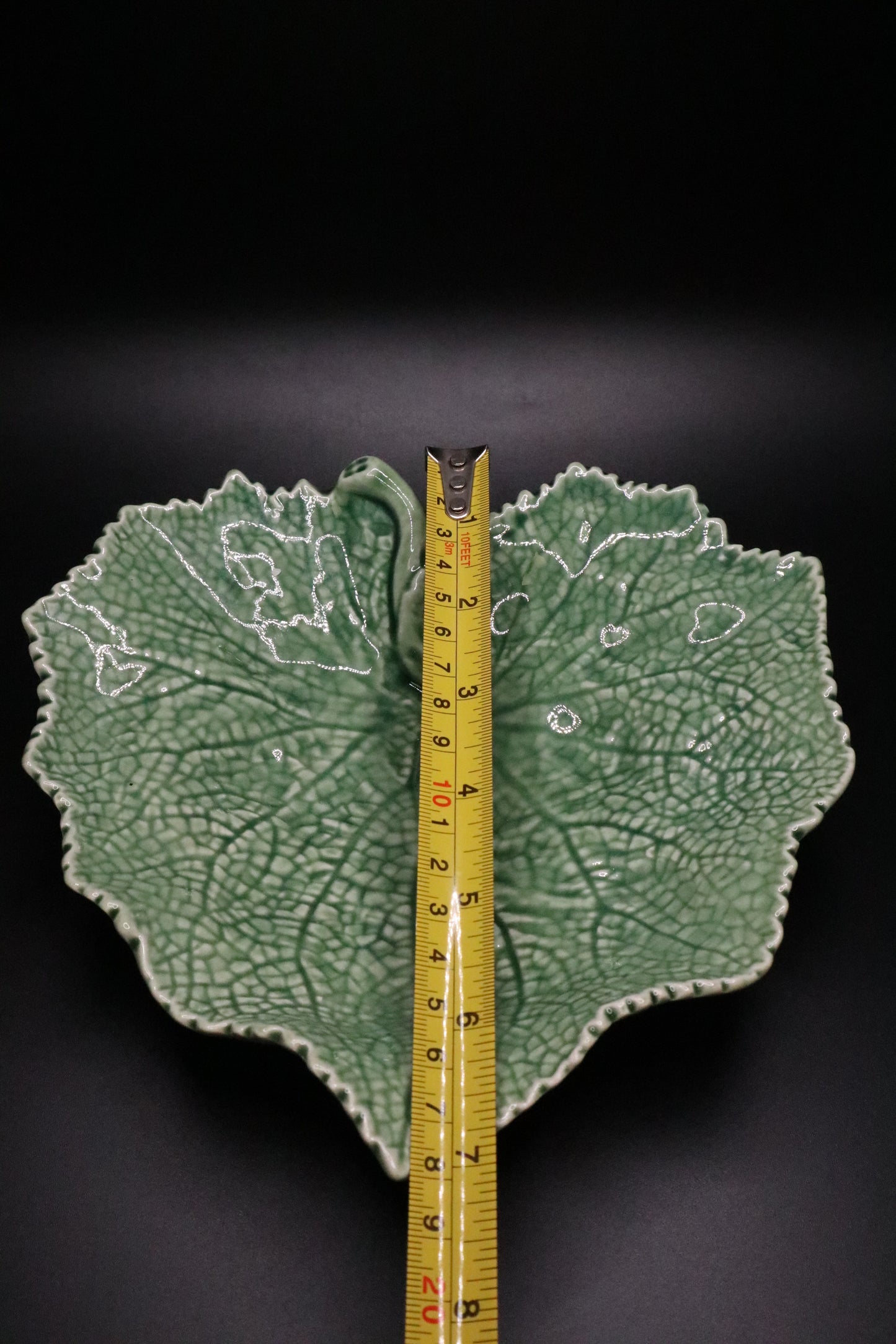 VINTAGE BORDELLO PINHEIRO GREEN LEAF DISH