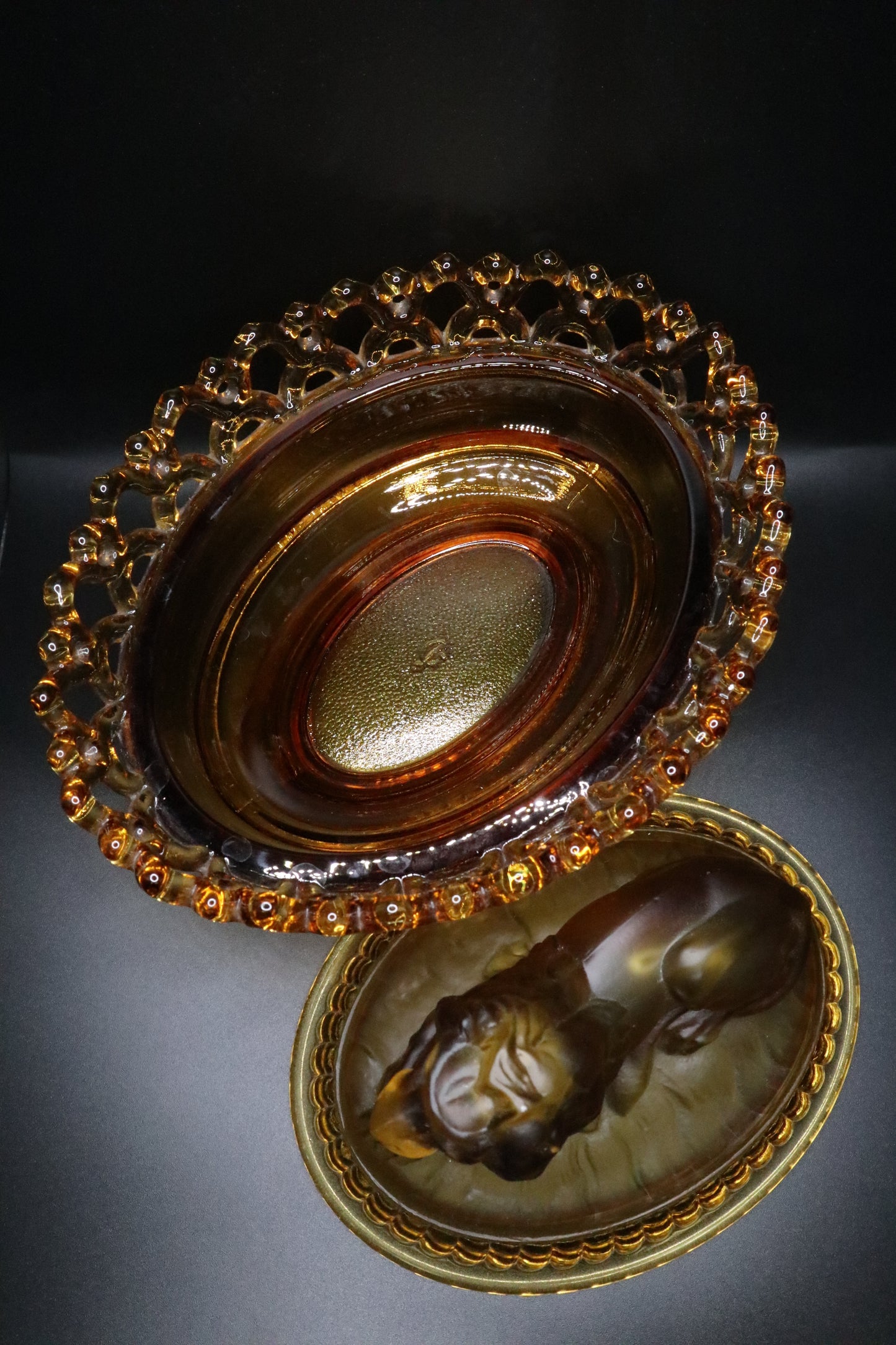 VINTAGE IMPERIAL GLASS AMBER COVERED NESTING LION