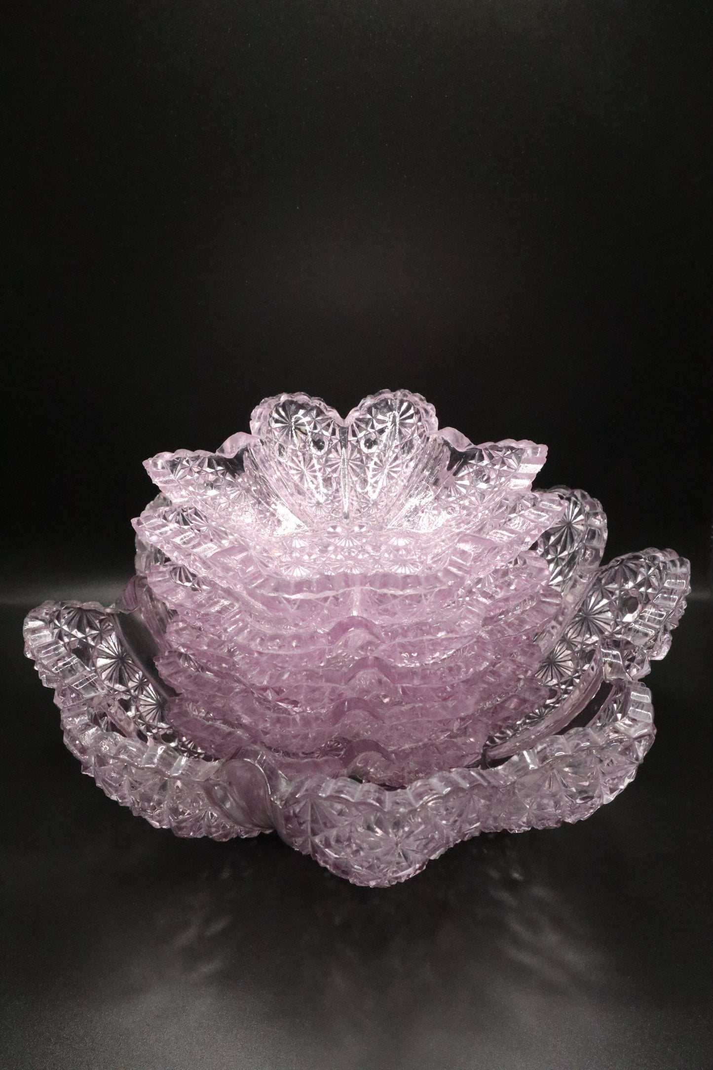 VINTAGE DAISY AND BUTTON SAWTOOTH CUT LAVENDER CRYSTAL SET OF 5 SMALL BOWLS AND 1 MEDIUM