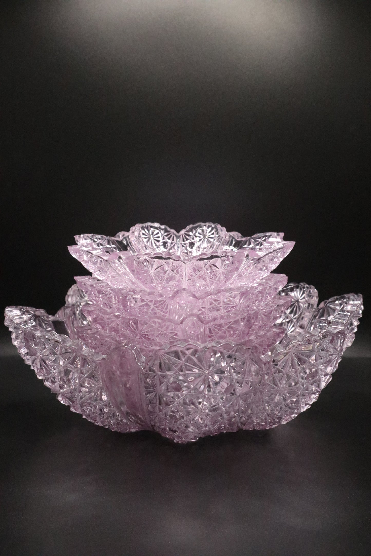 VINTAGE DAISY AND BUTTON SAWTOOTH CUT LAVENDER CRYSTAL SET OF 5 SMALL BOWLS AND 1 MEDIUM