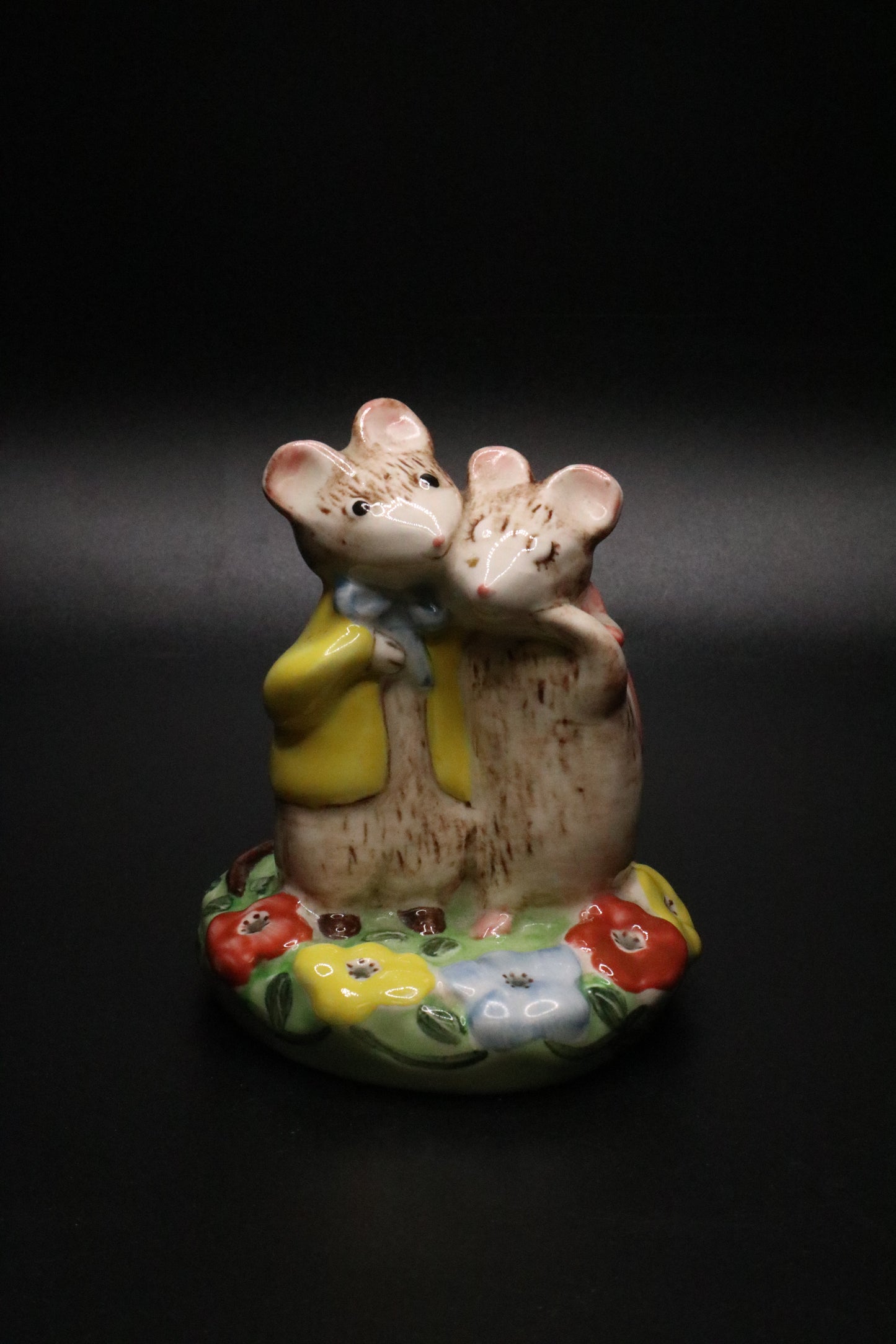 VINTAGE BESWICK MACBRIDE FIGURINE "JUST GOOD FRIENDS" MADE IN ENGLAND