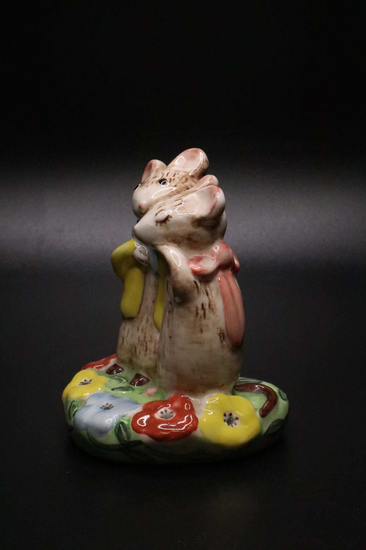 VINTAGE BESWICK MACBRIDE FIGURINE "JUST GOOD FRIENDS" MADE IN ENGLAND