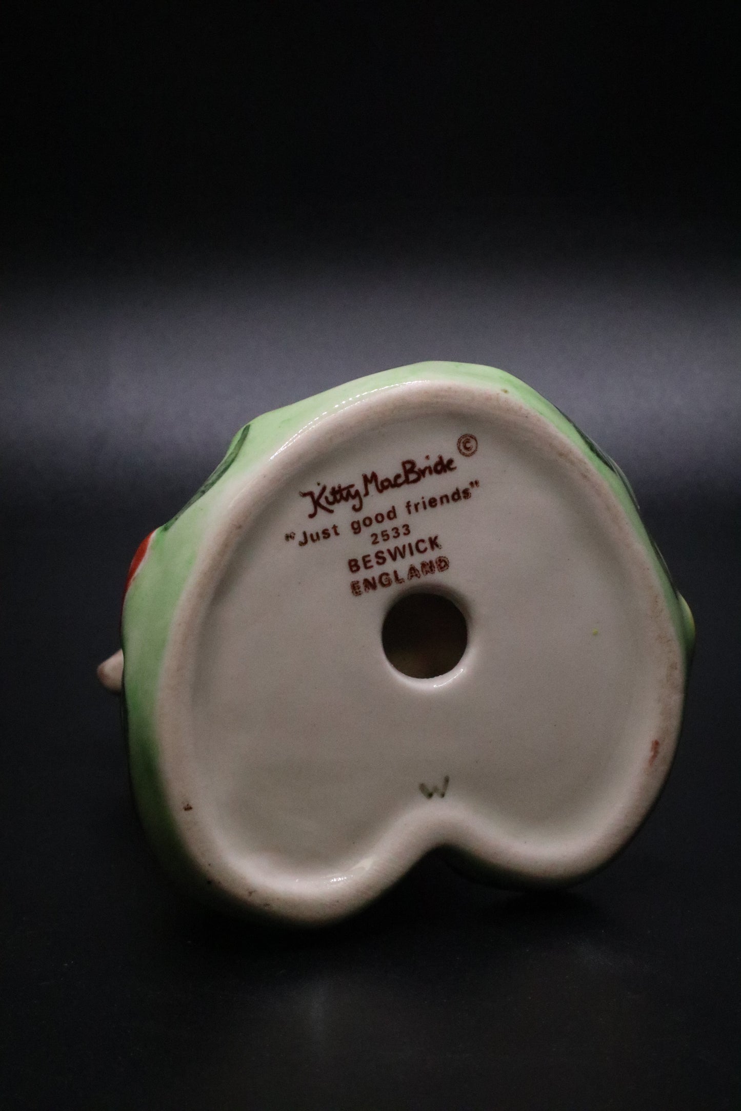 VINTAGE BESWICK MACBRIDE FIGURINE "JUST GOOD FRIENDS" MADE IN ENGLAND