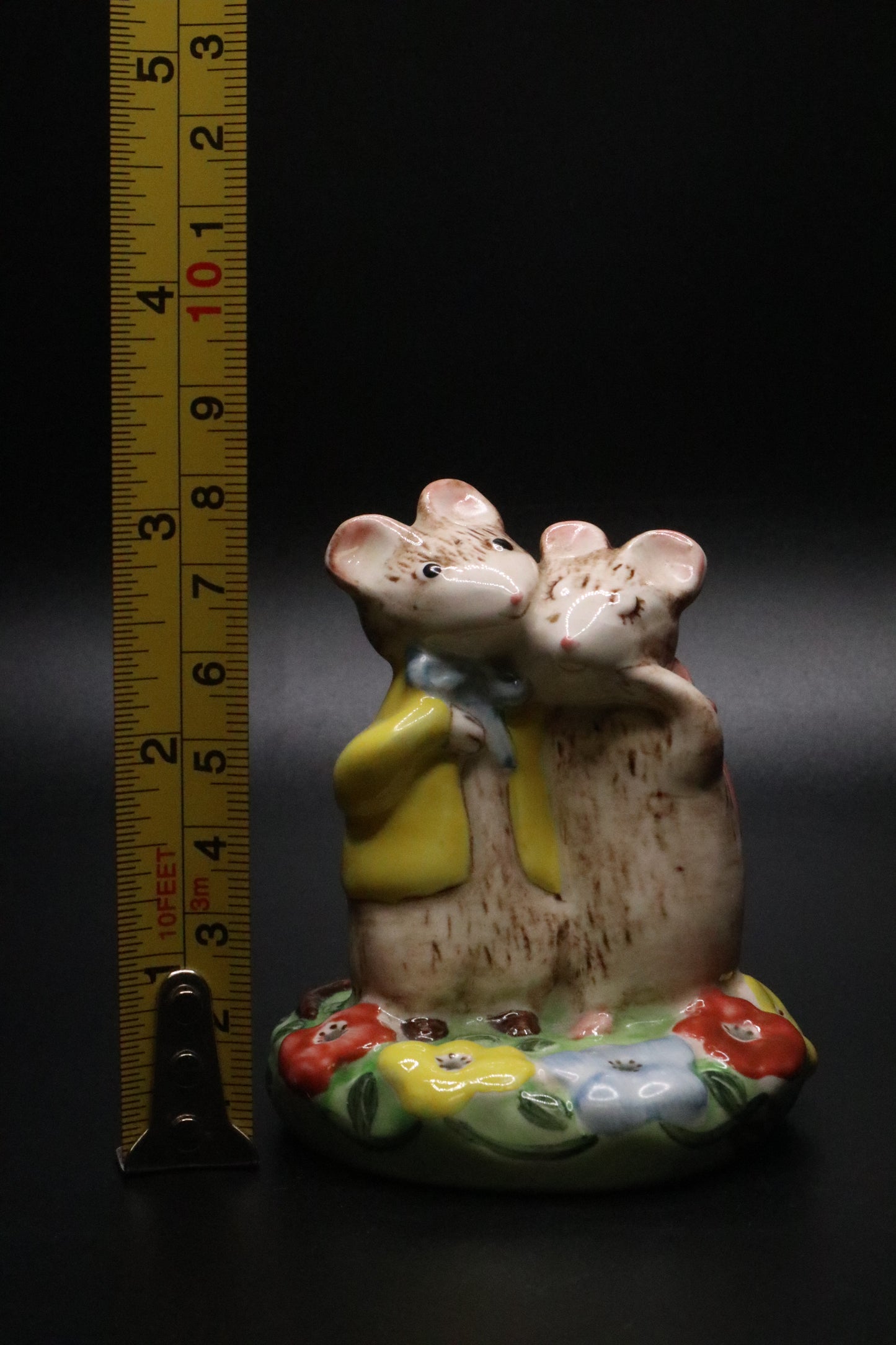 VINTAGE BESWICK MACBRIDE FIGURINE "JUST GOOD FRIENDS" MADE IN ENGLAND