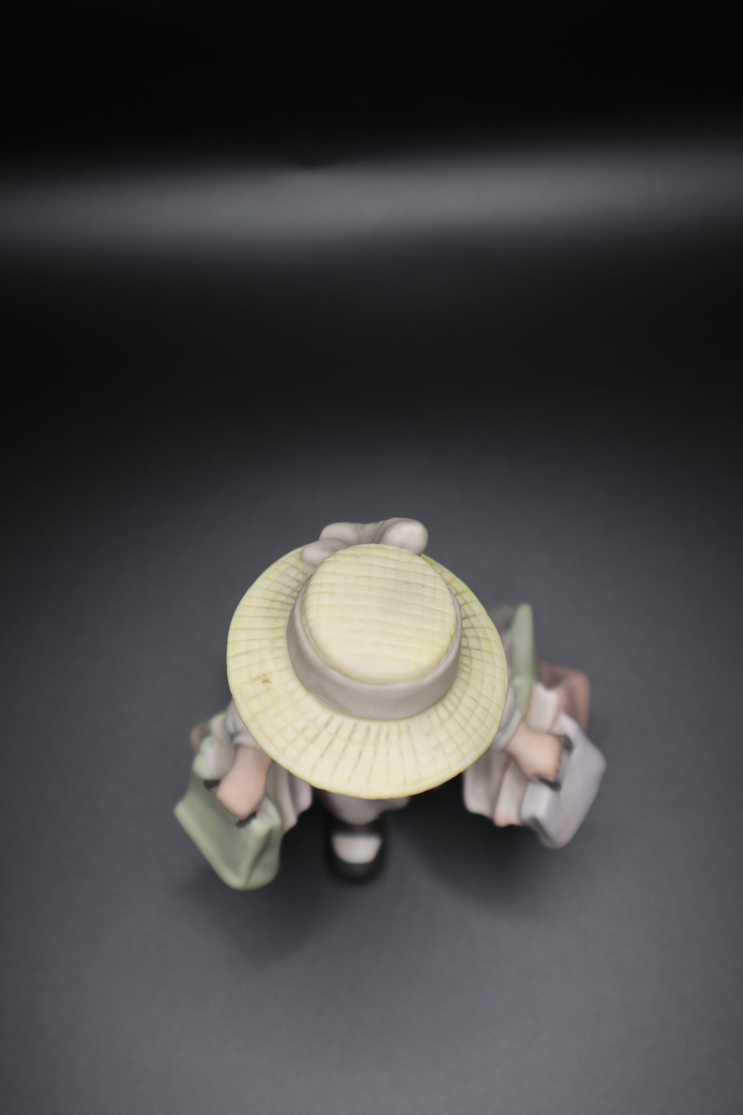 1998 SHOPPING GIRL NBM BAHNER STUDIOS AG LICENSED BY ALASKA MOMMA, INC