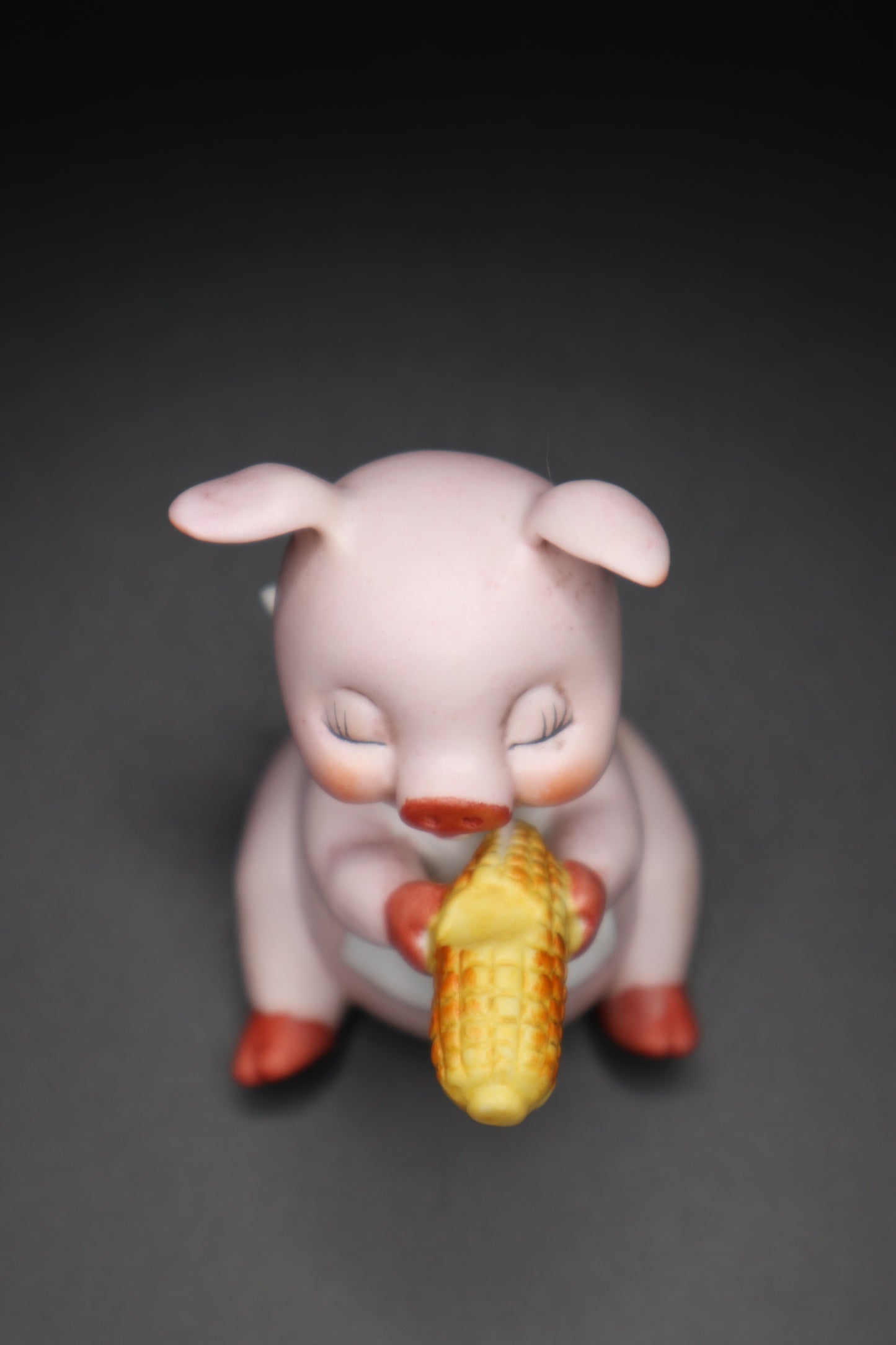 JOSEF ORIGINALS GEORGE GOOD 1975 MINI PIG EATING CORN
