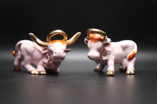ANTHROPOMORPHIC BULL AND COW HALO SALT AND PEPPER SET