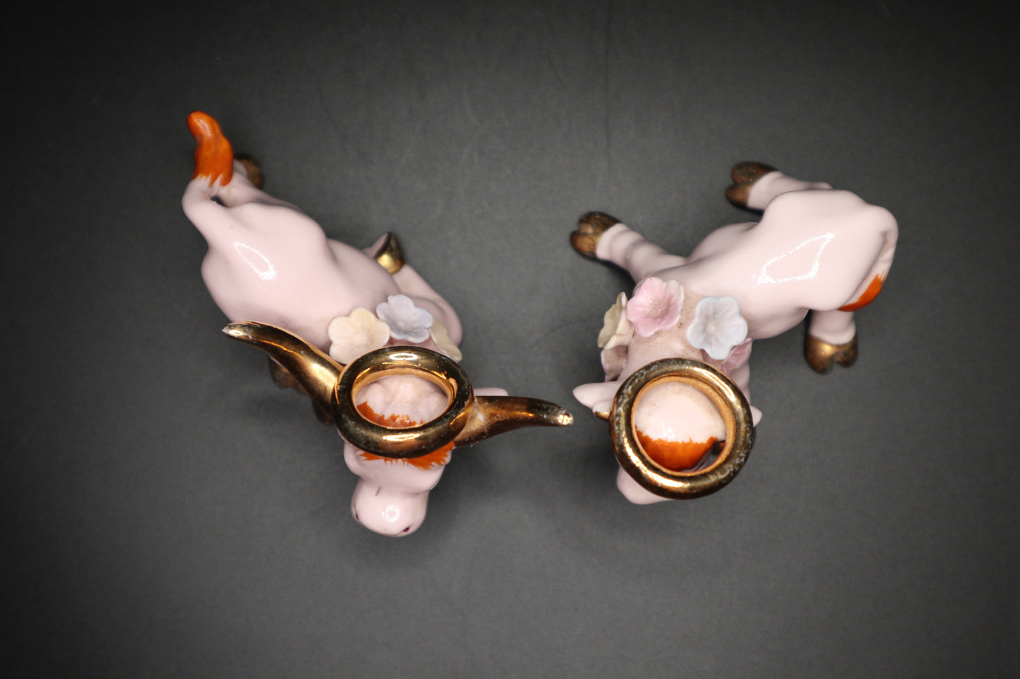 ANTHROPOMORPHIC BULL AND COW HALO SALT AND PEPPER SET