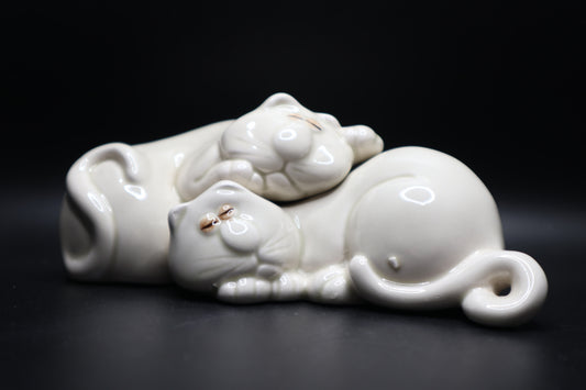 VINTAGE FITZ AND FLOYD CAT NAP NESTING CATS SALT AND PEPPER SHAKERS SET