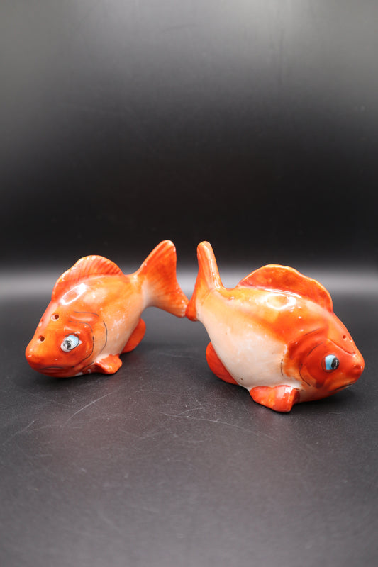 VINTAGE SALT AND PEPPER ORANGE GOLDFISH SHAKERS