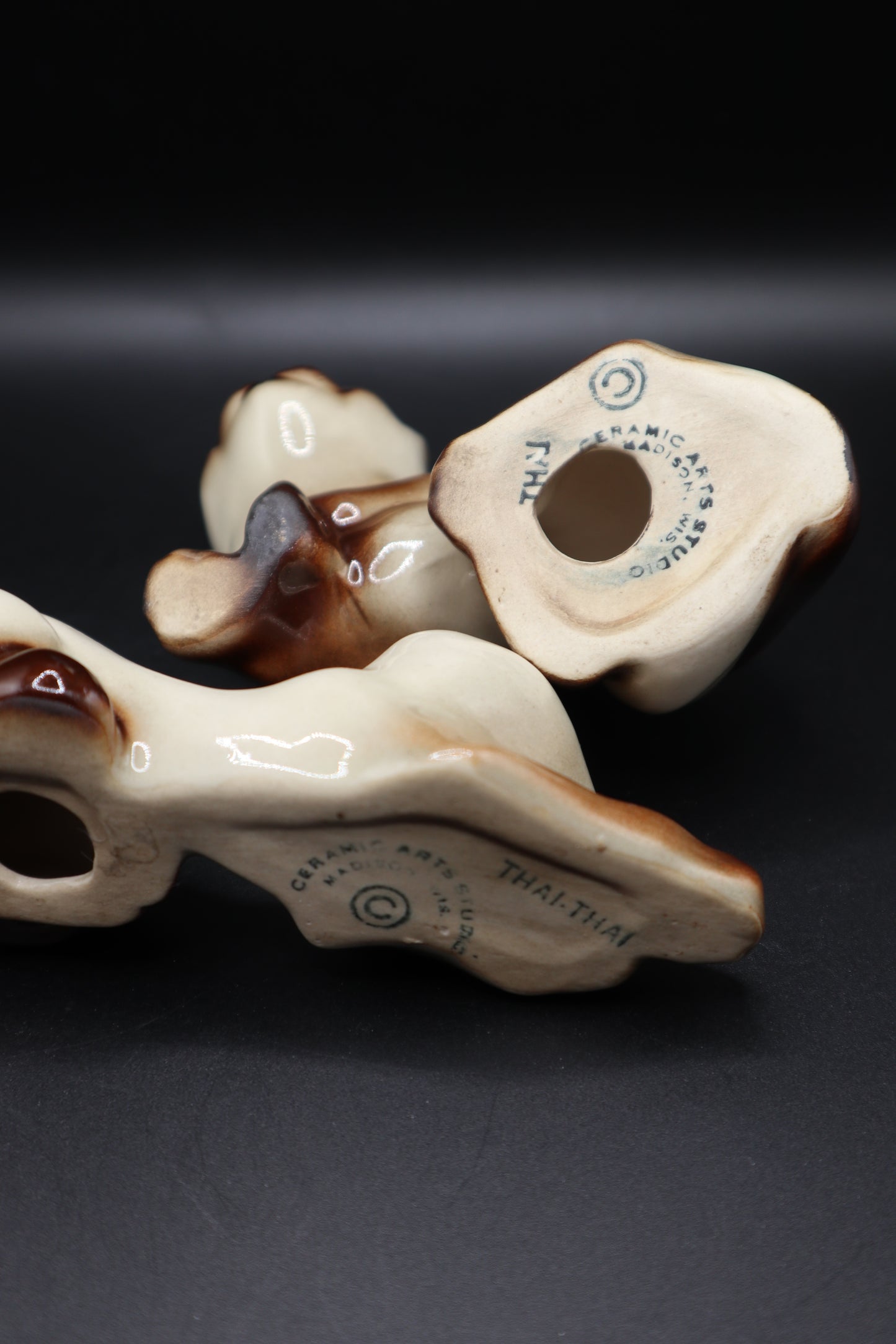CERAMIC SIAMESE CATS SNUGGLERS  SALT AND PEPPER SET