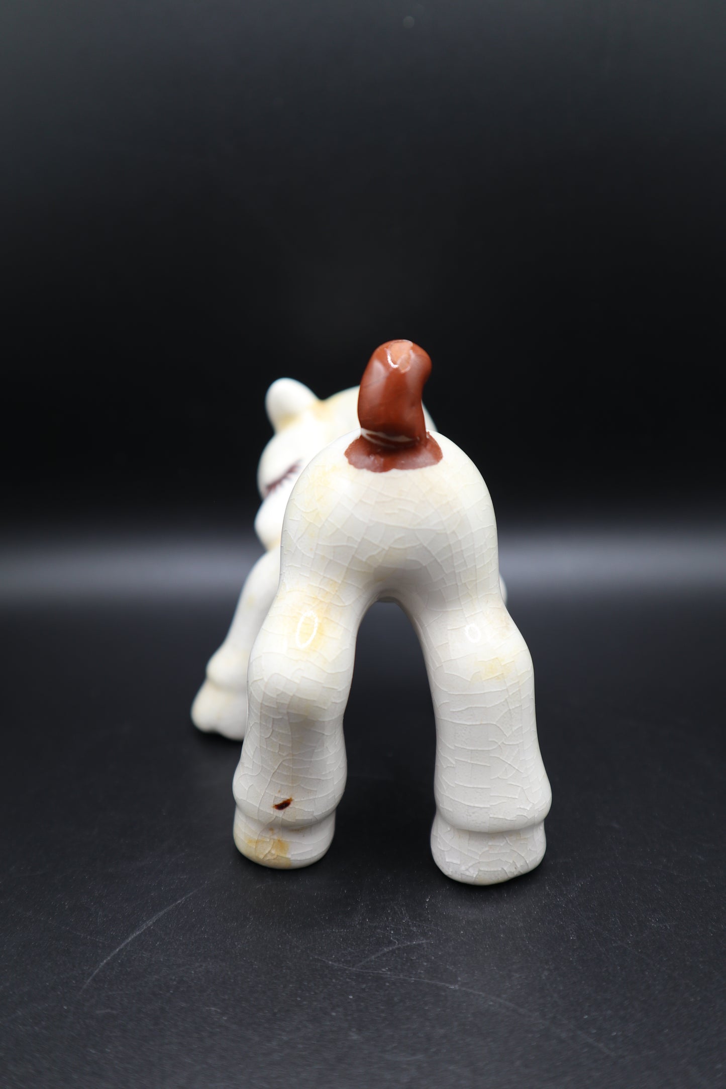 CERAMIC WHITE AND YELLOW TINT HORSE
