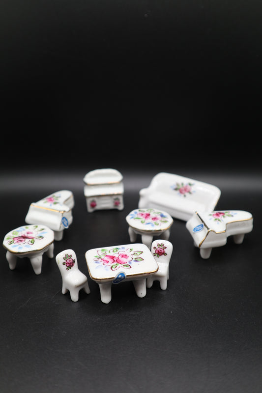 VINTAGE JAPANESE PORCELAIN DOLL HOUSE FURNITURE