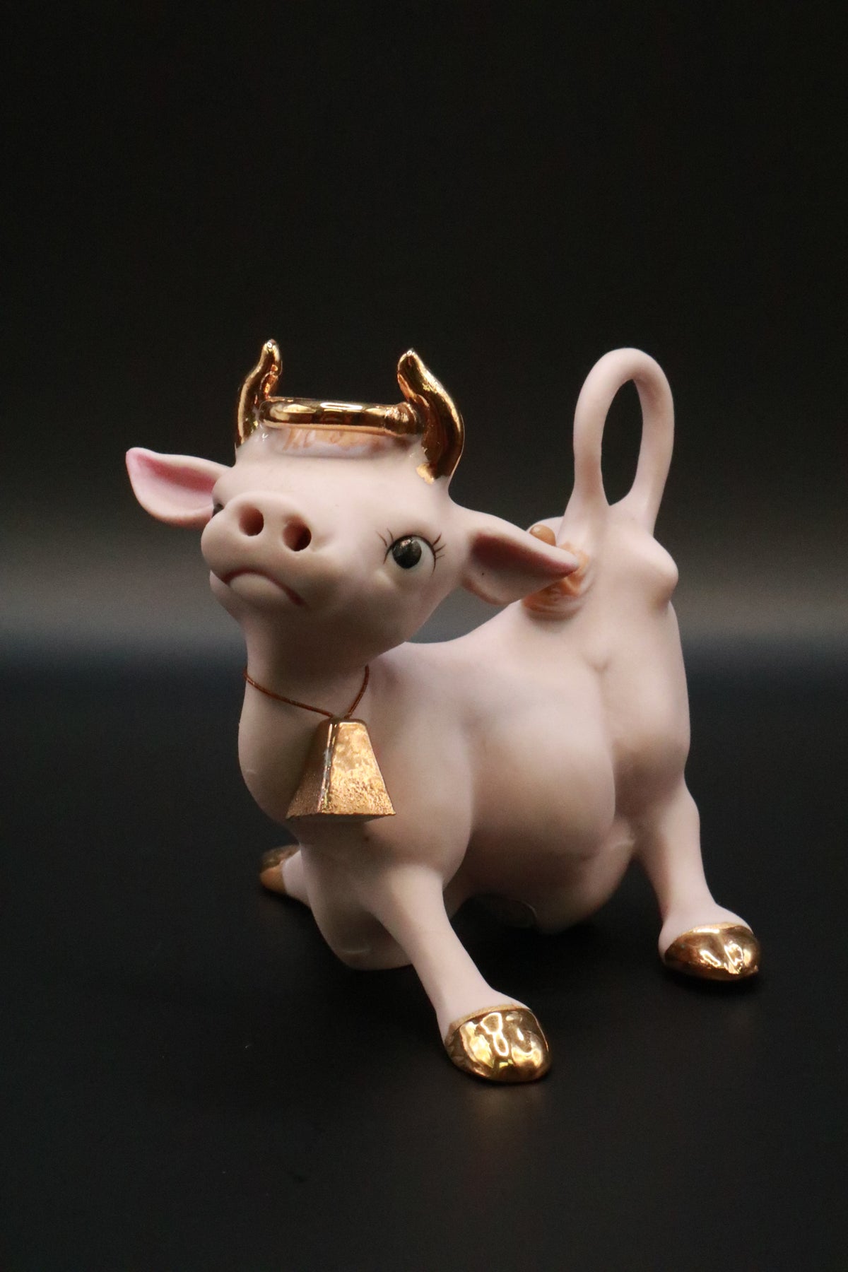 VINTAGE 1950'S NAPCO CERAMICS ANTHROPOMORPHIC HOLY COW FAMILY LONG HORN BULL AND COW BELL COW FIGURINES (SET OF 2)