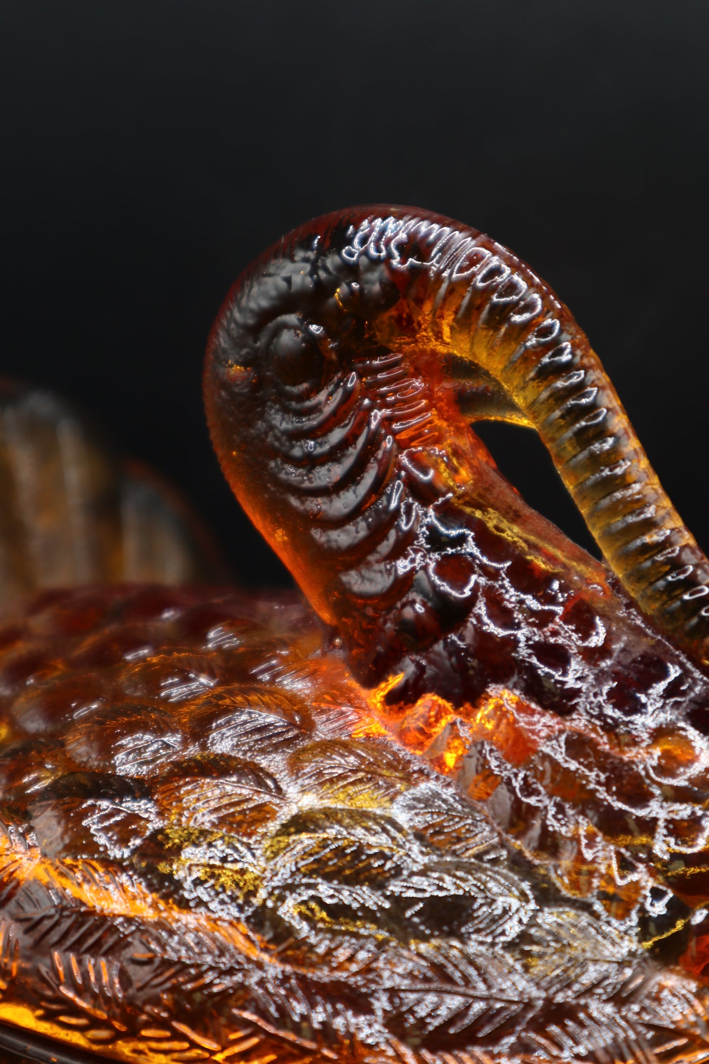 VINTAGE LE SMITH GOLDEN AMBER COVERED TURKEY DISH