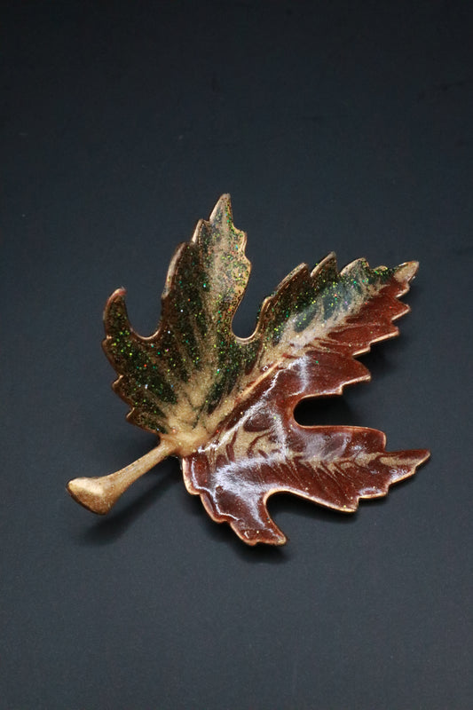 VINTAGE ANAKARA GOLD LEAF MAPLE LEAF BROOCH
