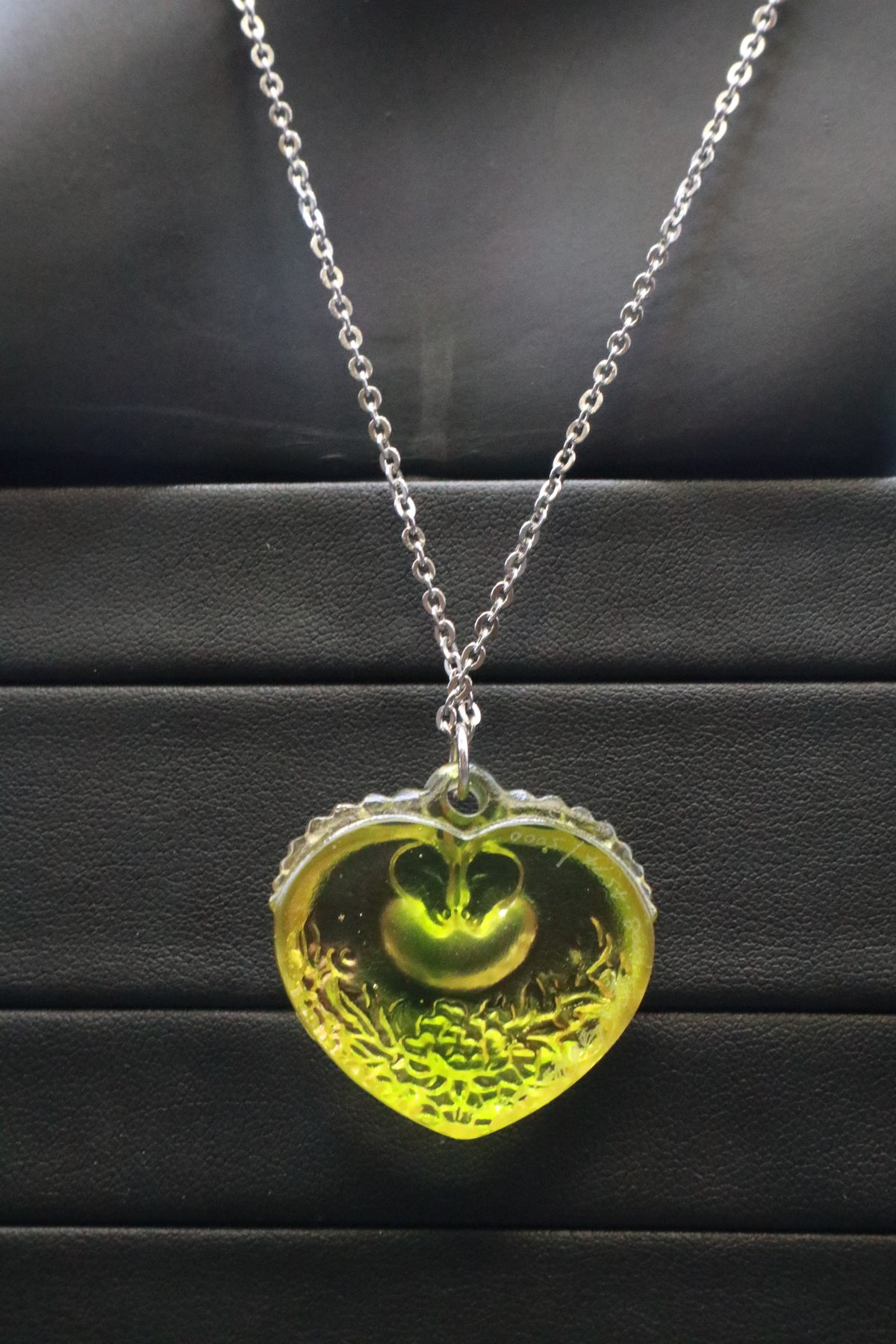 LIULI GONG FANG CRYSTAL GLASS ART "MY LOVE FOR YOU IS UNCONDITIONAL" PENDANT 4574/5000