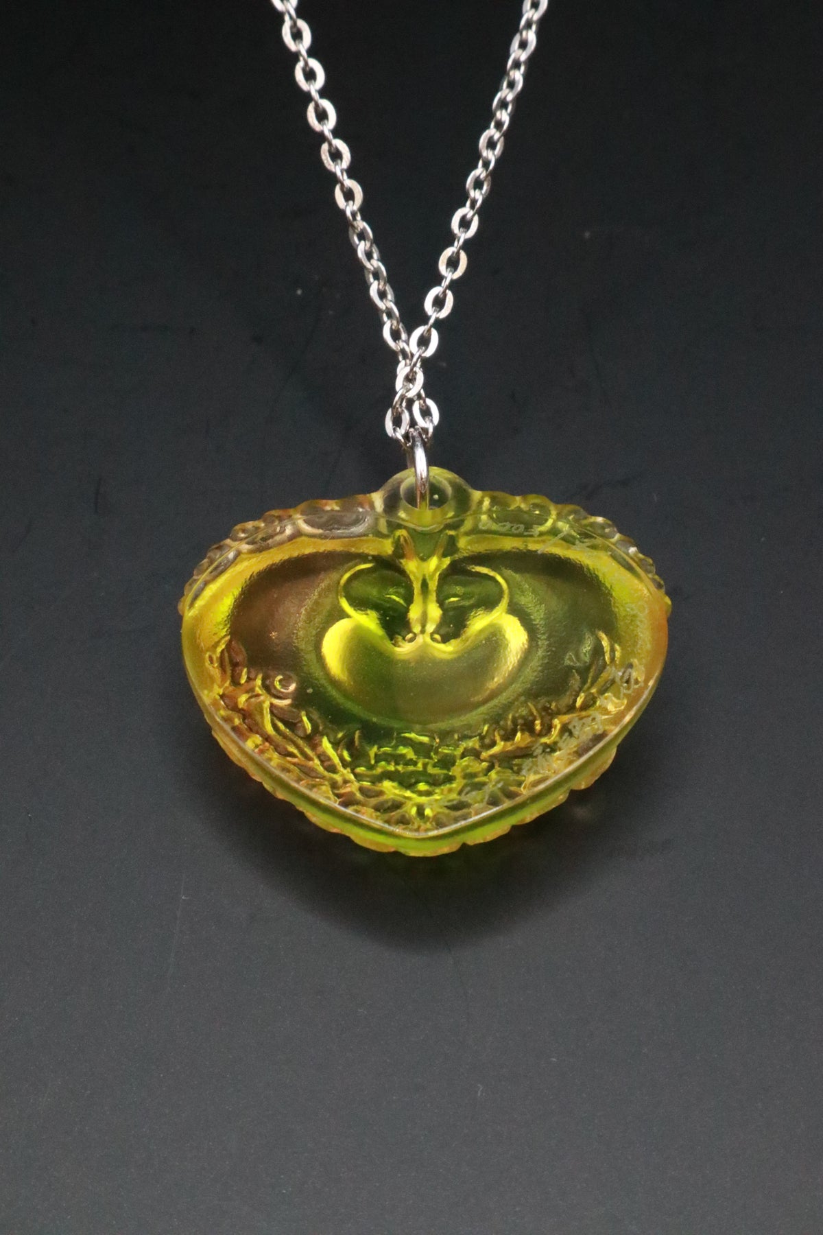 LIULI GONG FANG CRYSTAL GLASS ART "MY LOVE FOR YOU IS UNCONDITIONAL" PENDANT 4574/5000