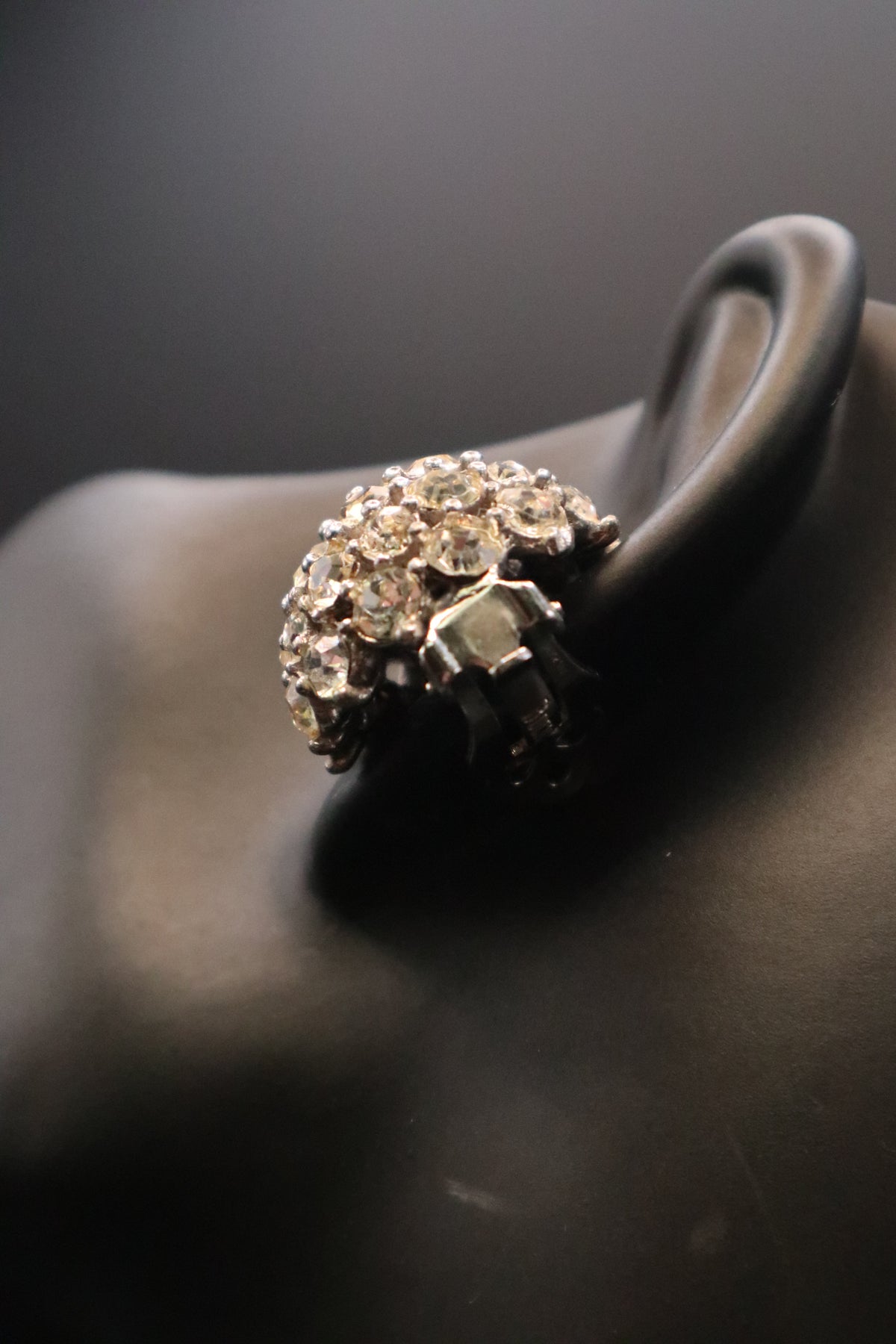 VINTAGE BOGOFF CLEAR CRYSTAL CLIP ON EARRINGS