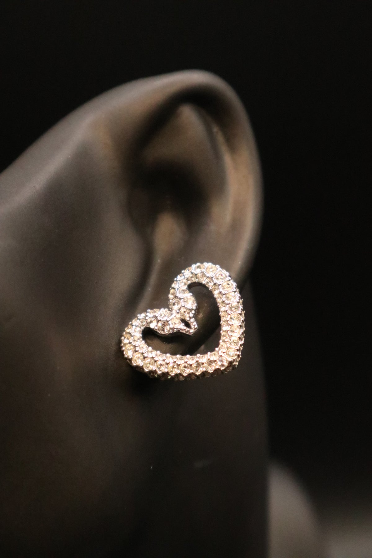 VINTAGE SWAROVSKI RHODIUM PLATED SWAN UNA HEART STUD EARRINGS
